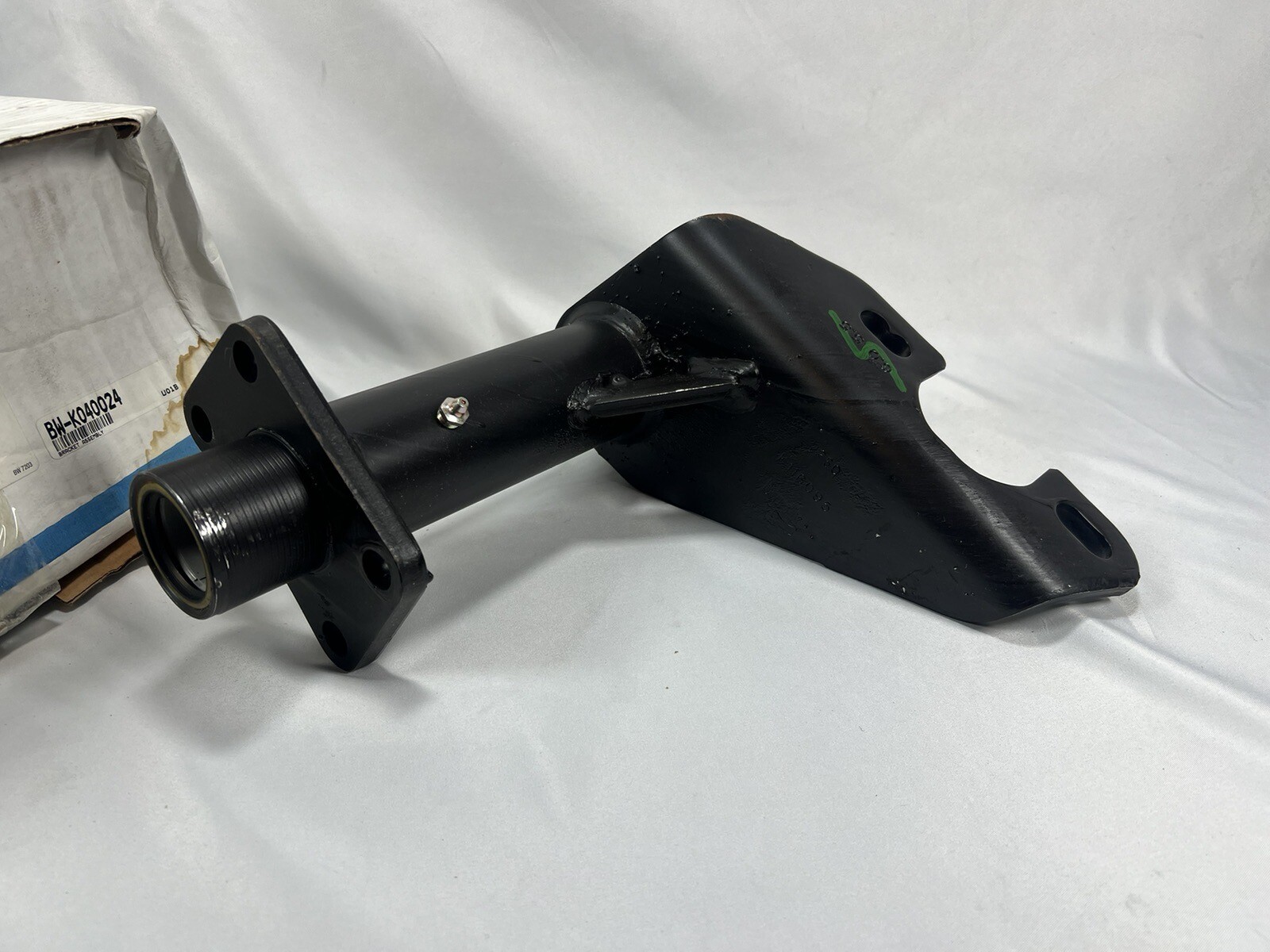BENDIX K040024 – Bracket Assembly – Brand New