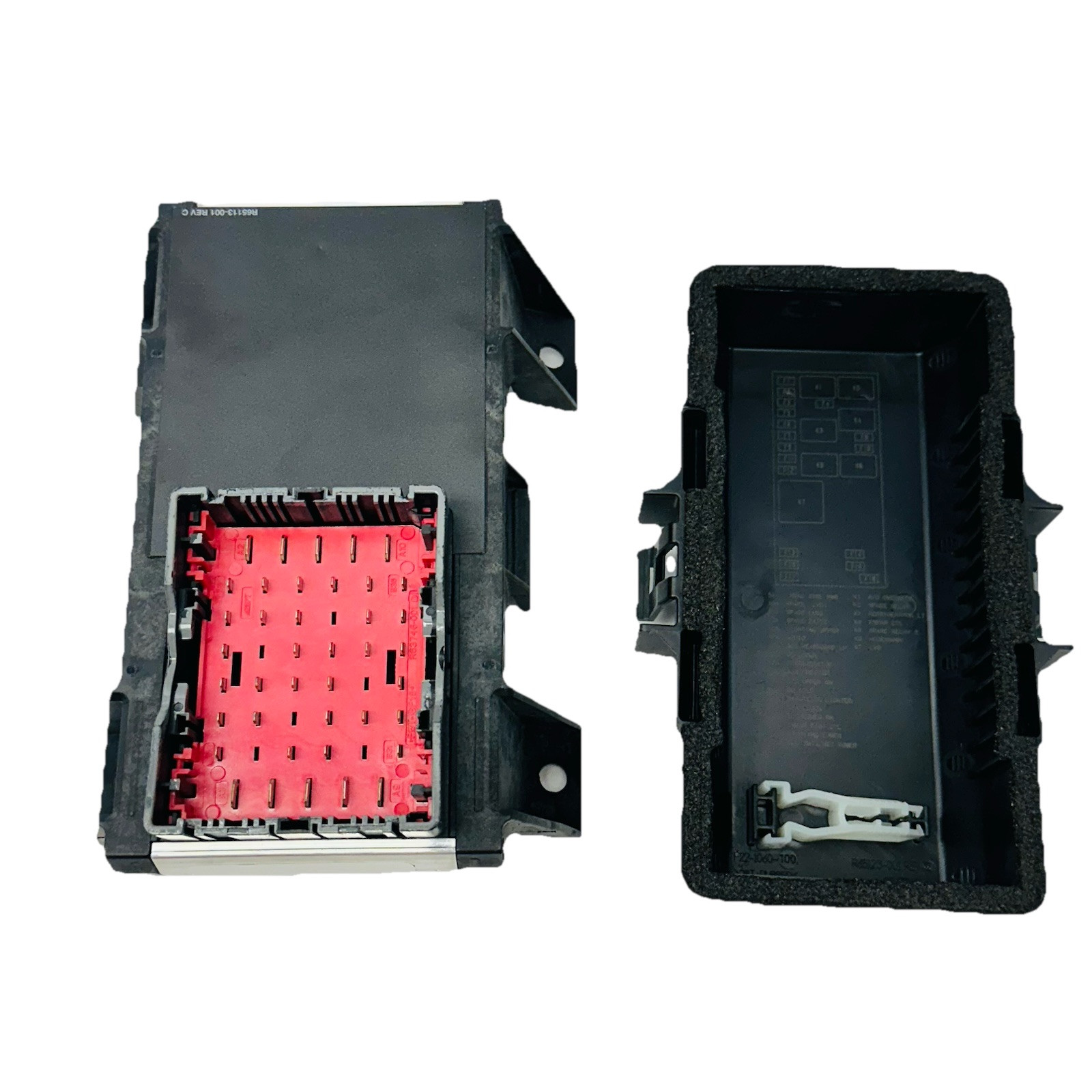 PACCAR PDC SLEEPER CAB FUSE BOX ASSY REV B / P27-1224-0120