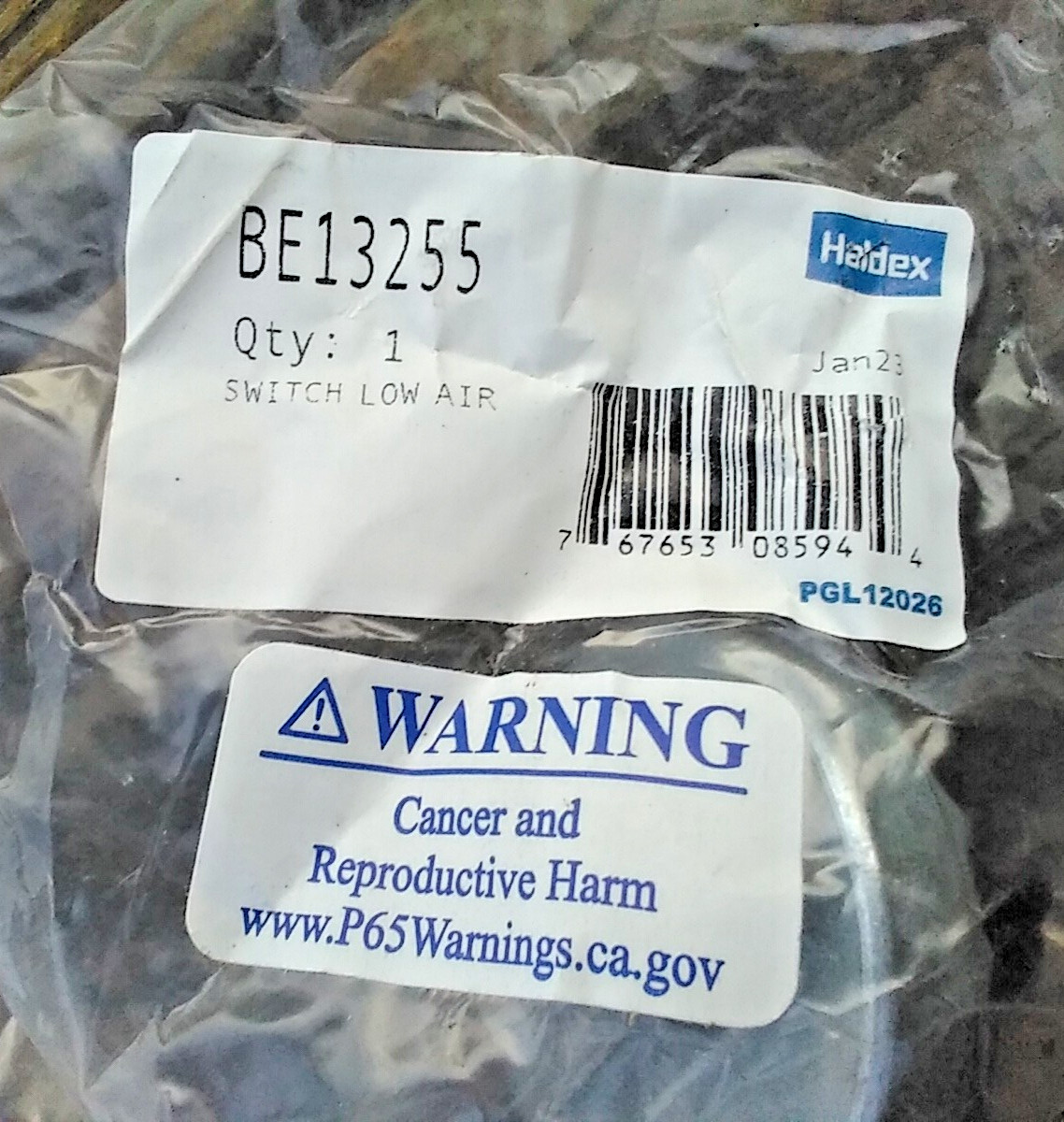 Haldex BE13255 – Brake Light Switch – 12 volt or 24 volt – 1/8-27 NPTF Thread