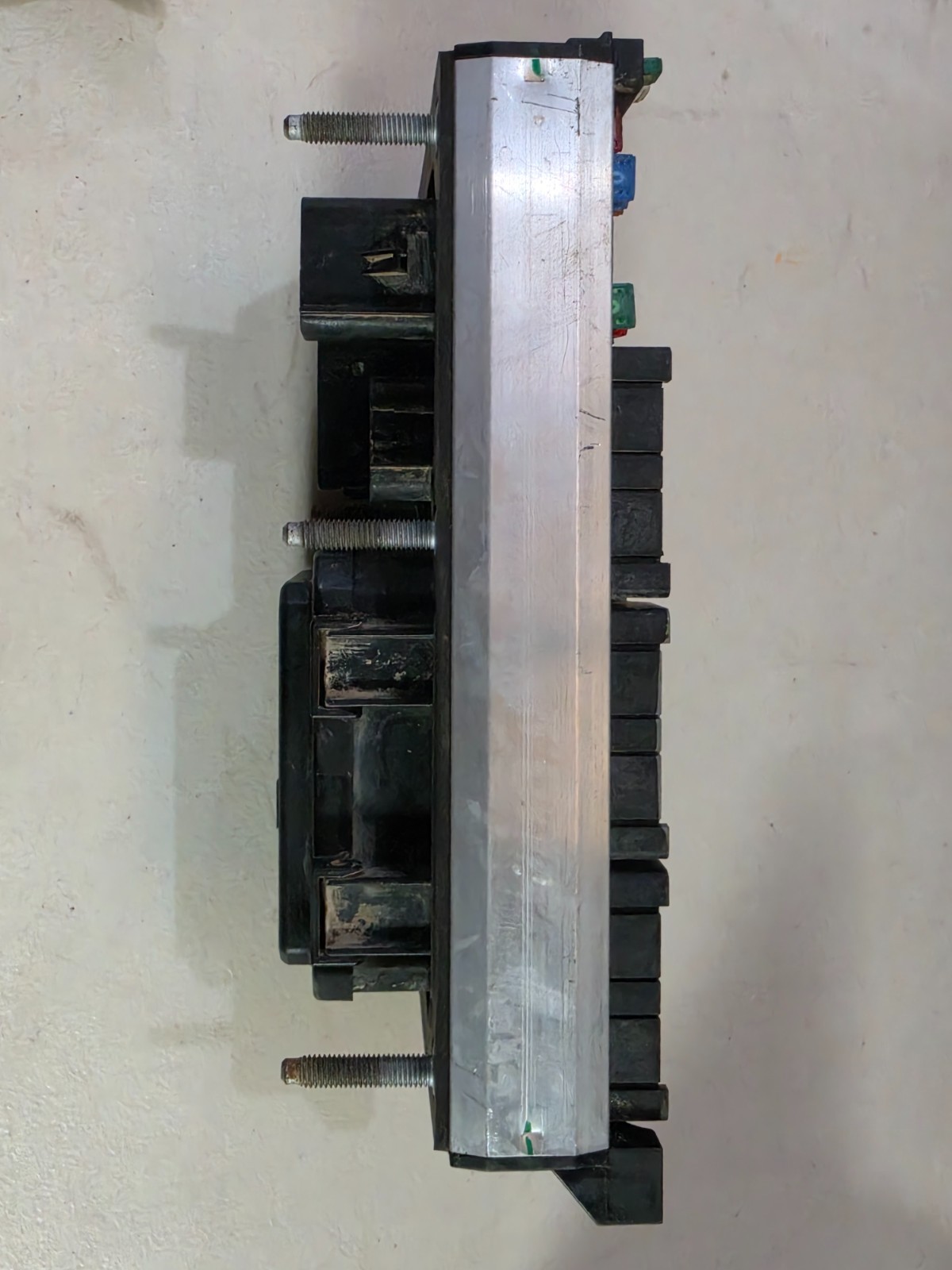 Kenworth T680 PACCAR Fuse Box P27-1147-0200 S53-1293-11E Cab PDC OEM
