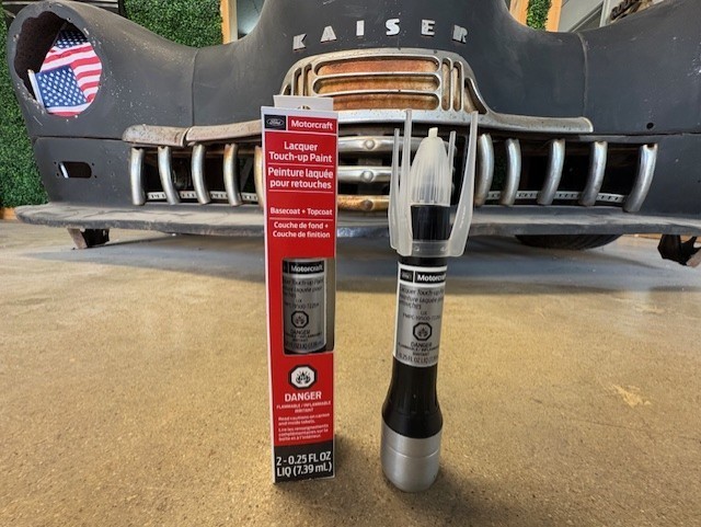 (1) FORD Motorcraft PMPC195007226A UX Ignot Silver Touch Up Paint & Clear Coat