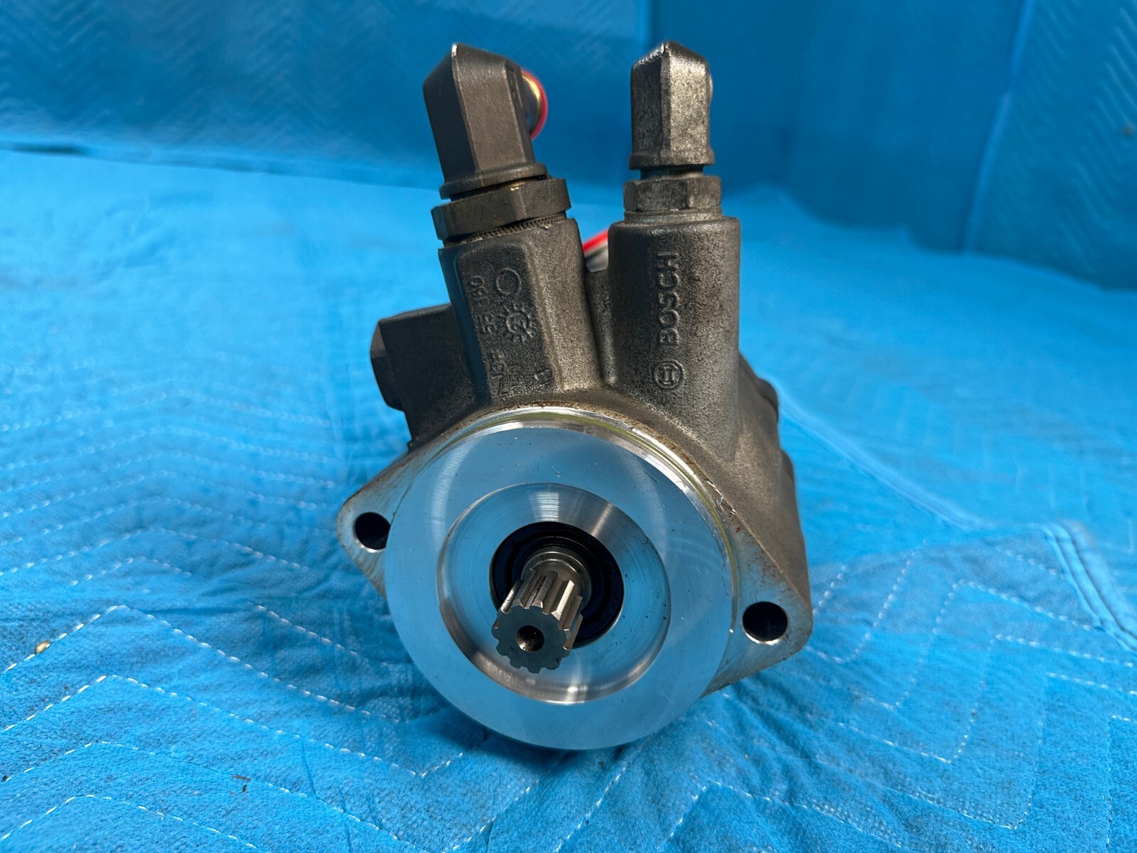 Kenworth T680 Steering and Fuel Pump Bosch 87k 2023 OEM