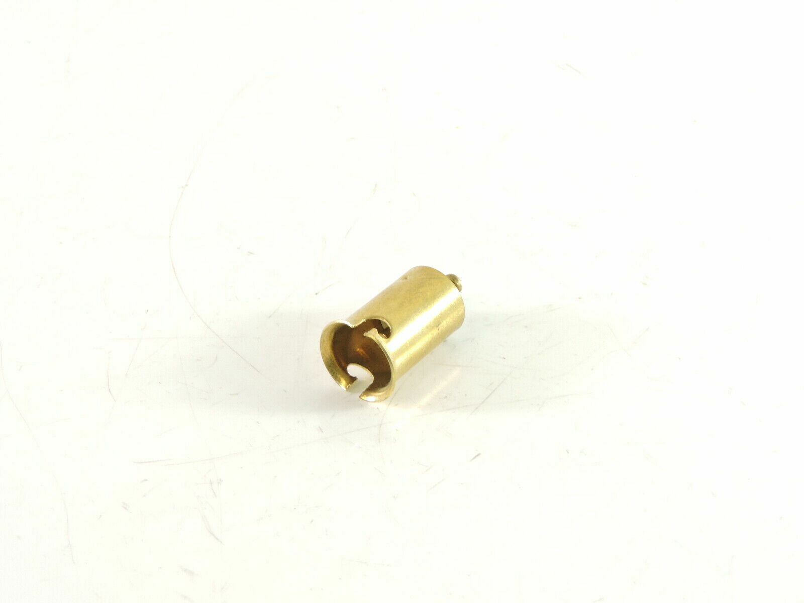 FITS TRUCKLITE TRUCK AND TRAILER BULB HOLDER TO FIT 50/ SERIES LAMP LR1553