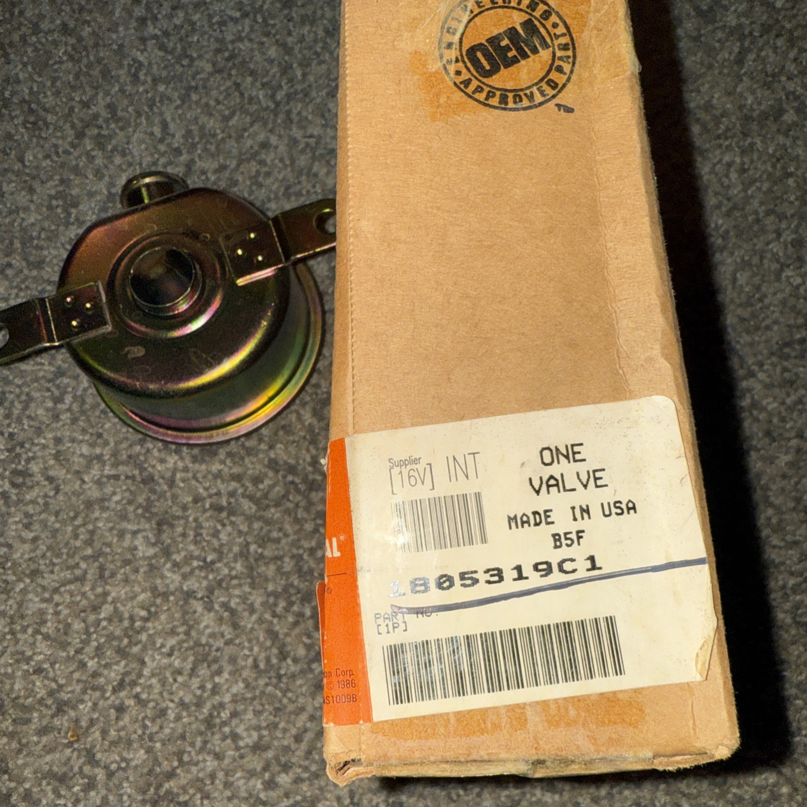 International 1805319C1 Crankcase Vent Pressure Relief Valve T444E 7.3L