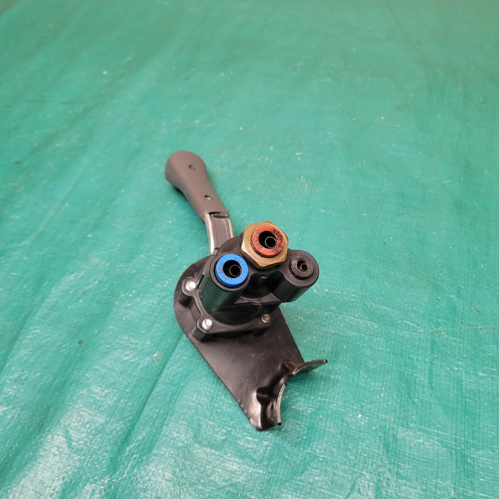 Meritor Wabco Hand Control Valve OEM 9617990070 N30103FC