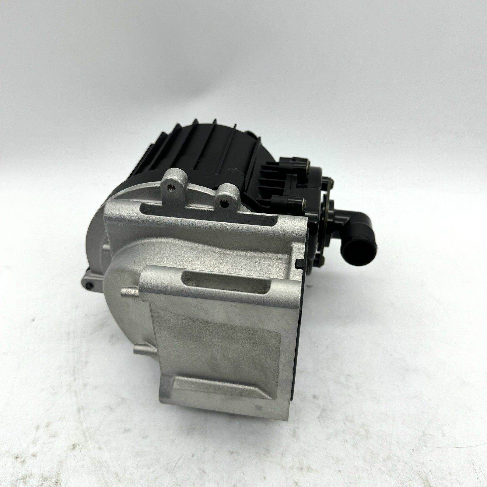 Oil Crankcase Ventilation Separator For Volvo D13 MP8 21122541 Truck 20499419
