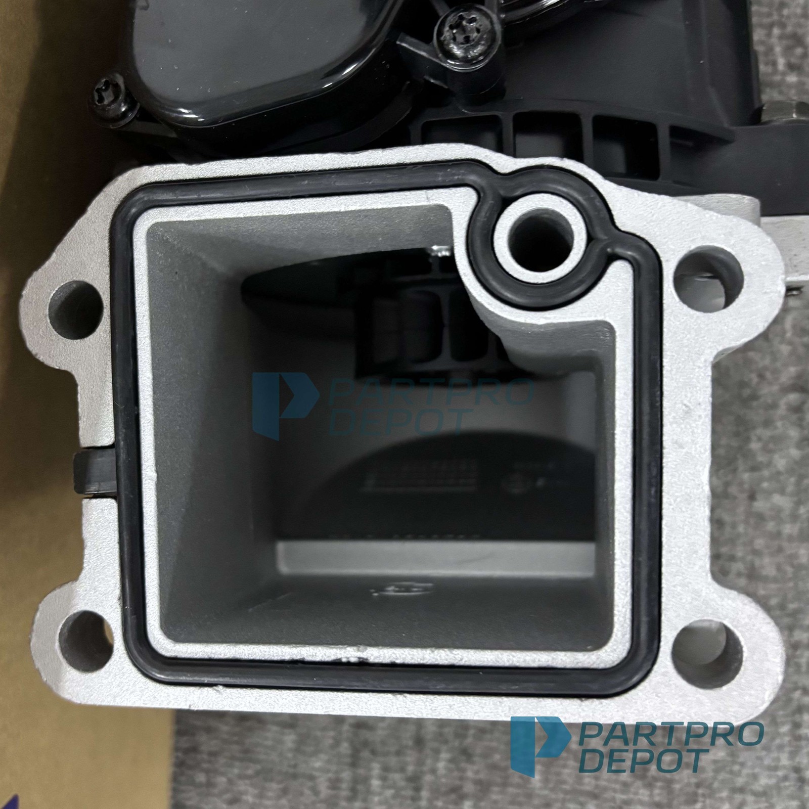 New Oil Crankcase Ventilation Separator Fit For 21122541 20499419 Volvo D13 MP8