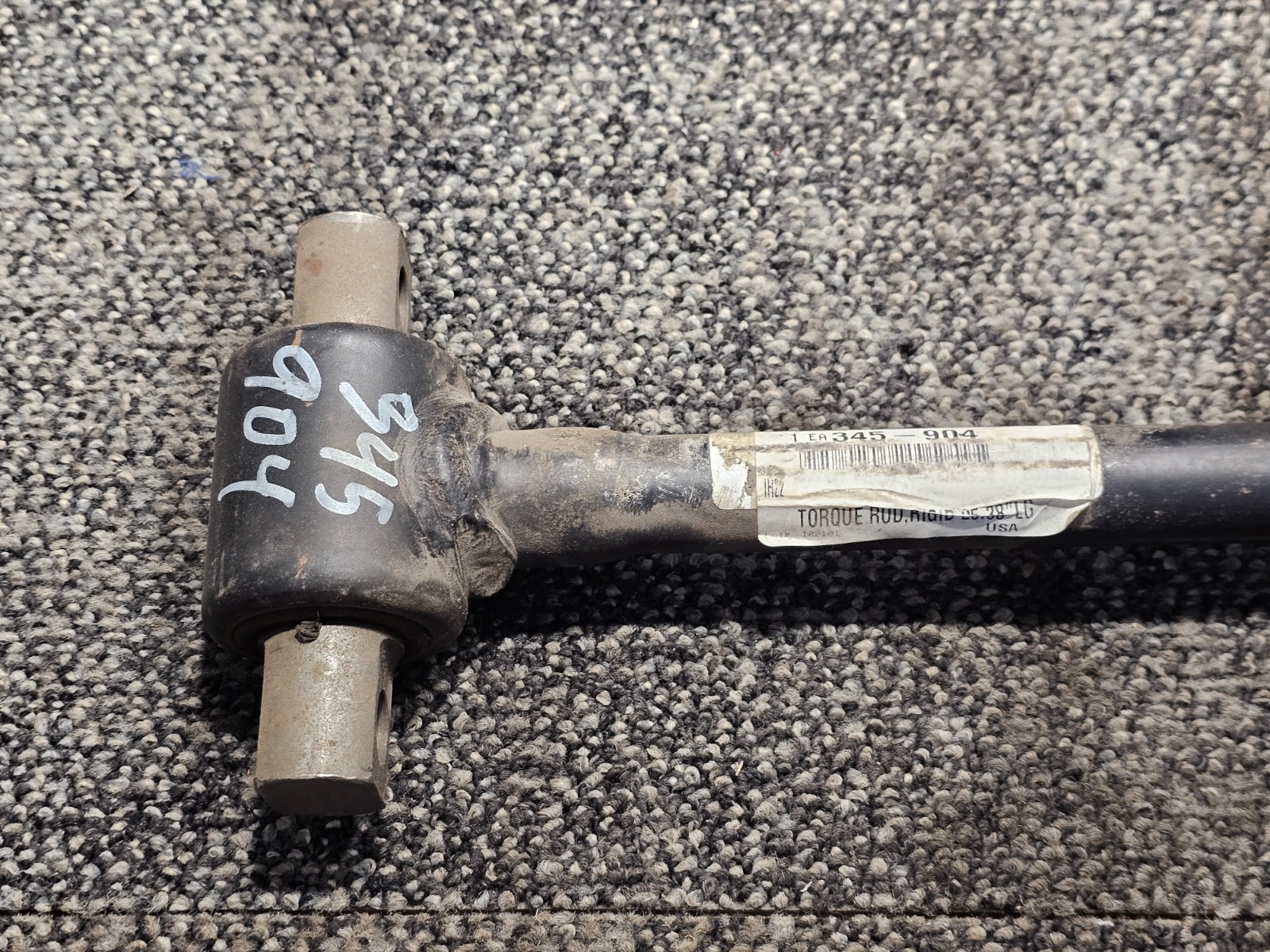 DAYTON PARTS 345-904 Axle Torque Rod 25-3/8″ Length, for Navistar /International