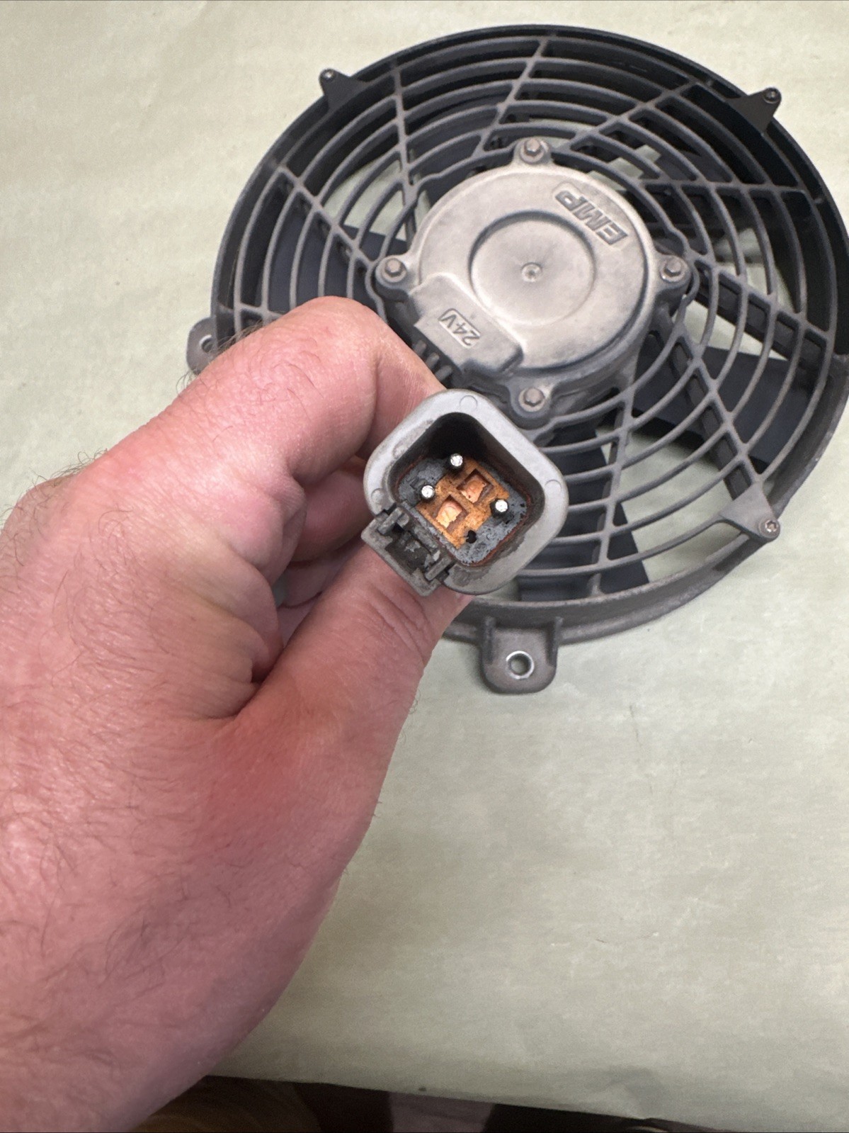 EMP 24V 25A FIL-11 11″ Hybrid Service Fan # 1050005093 New Flyer bus push This