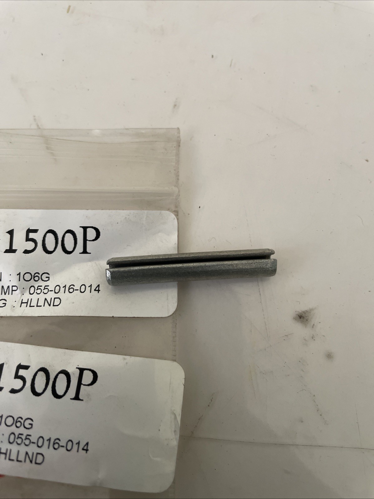 SAF HOLLAND SPRING PLATFORM HINGE PIN XB-21S2501500P NEW