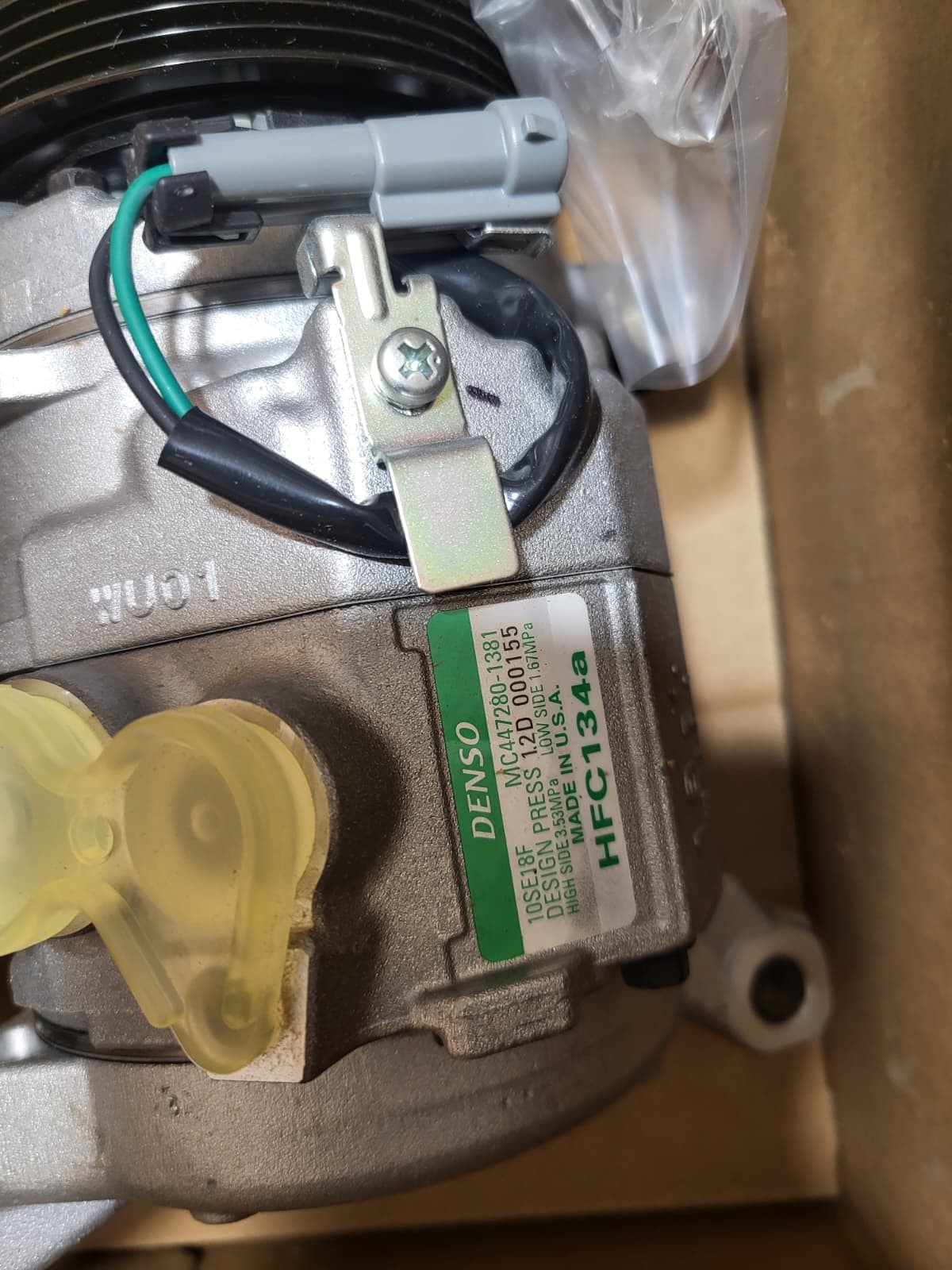 NEW Genuine GM 84208259 A/C Compressor ACDelco 15-22181
