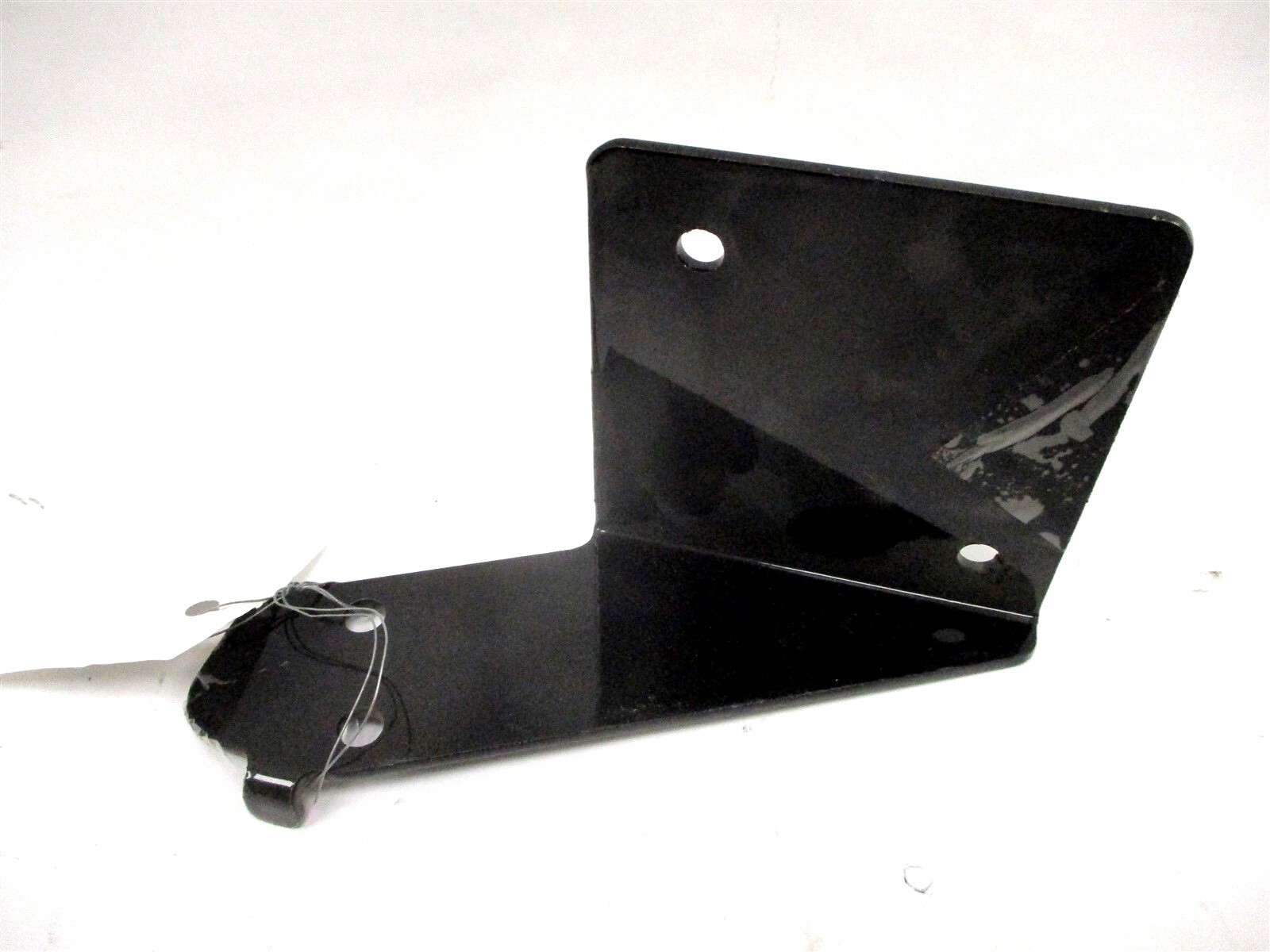 3595585C1 NEW INTERNATIONAL CAB SKIRT MOUNTING BRACKET LH SUPPORT