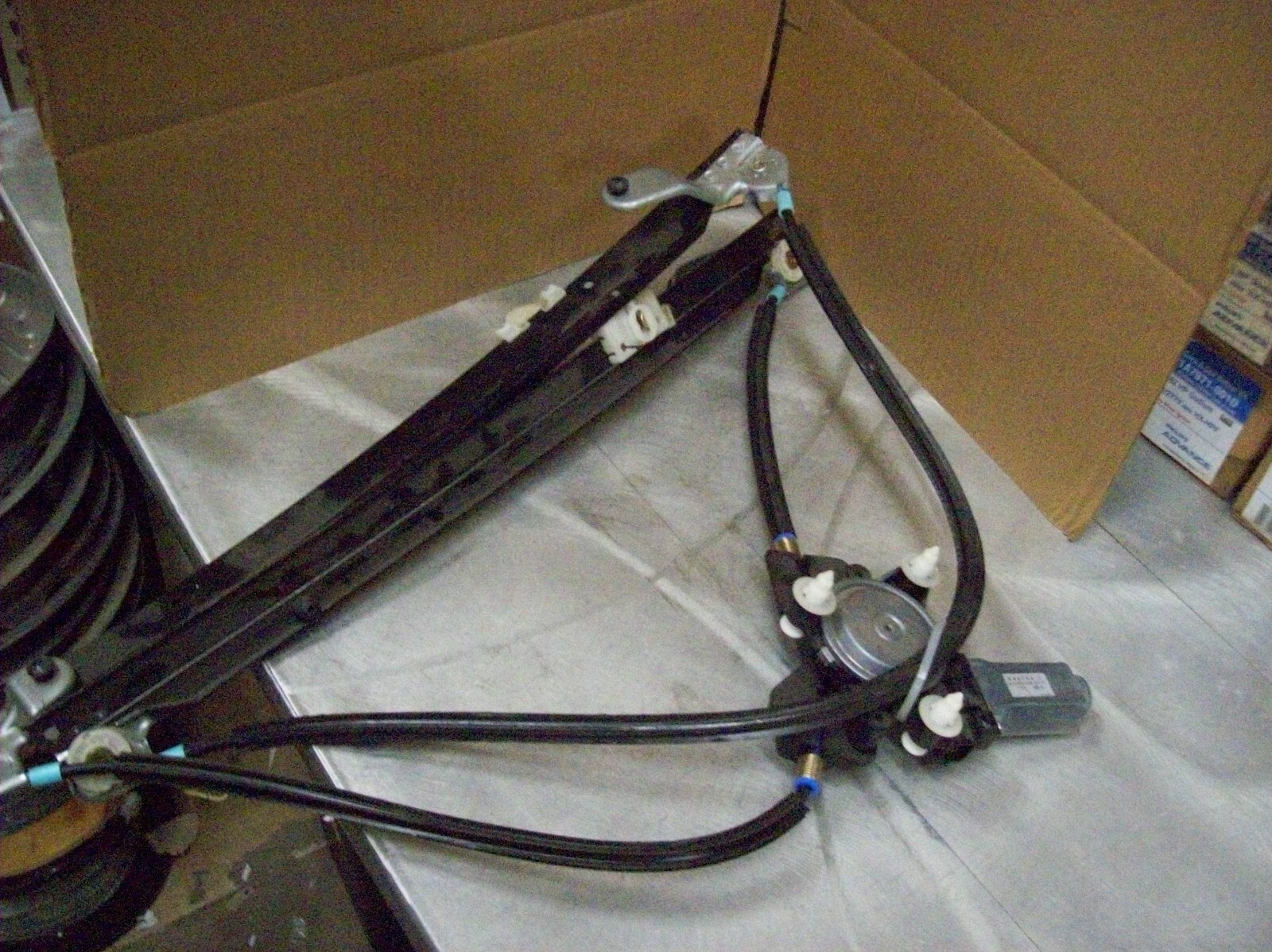 Genuine Chrysler Mopar OEM Window Regulator AY262100-2771