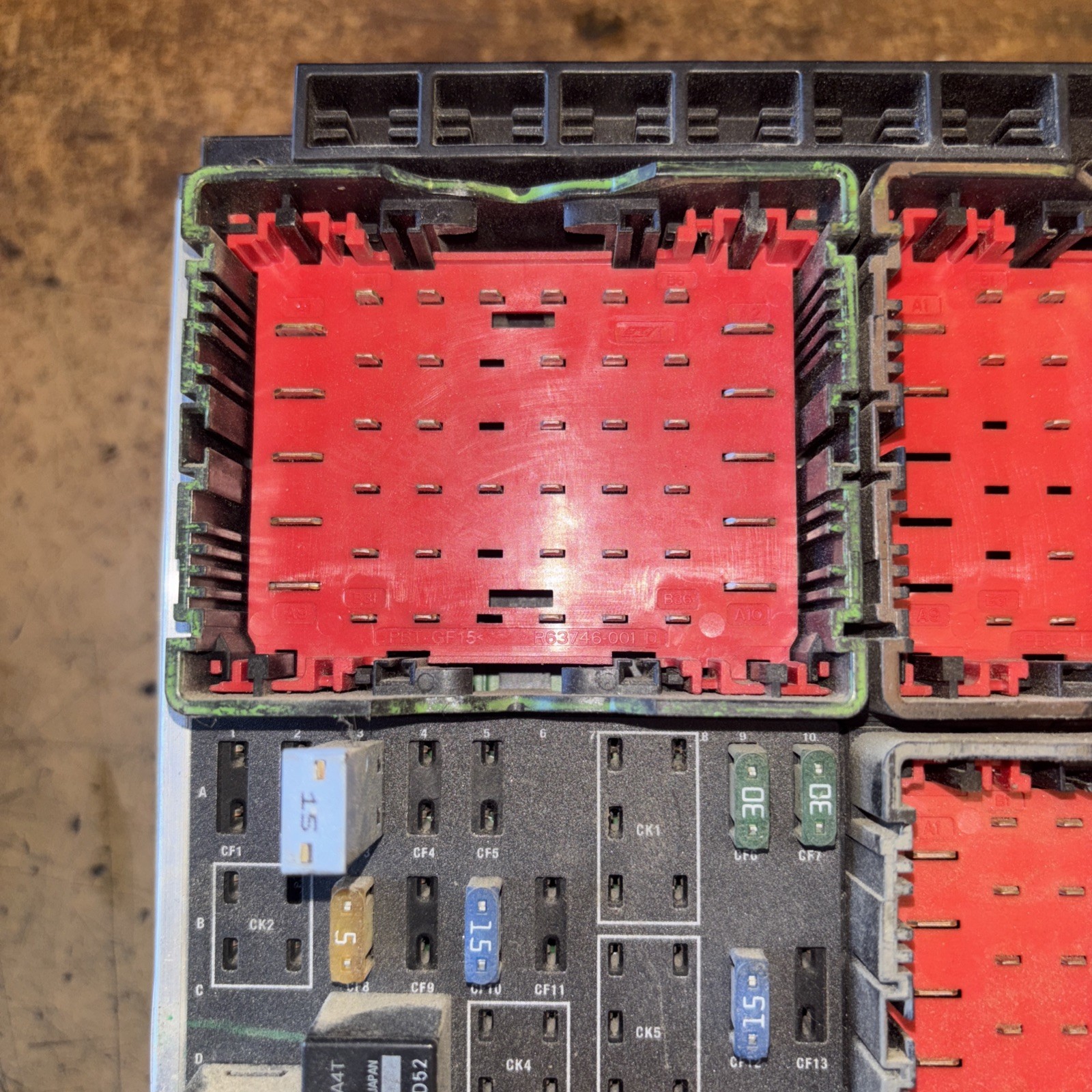 KENWORTH Paccar FUSE-ASSEMBLY CAB PDC NGP P27-1147-0200