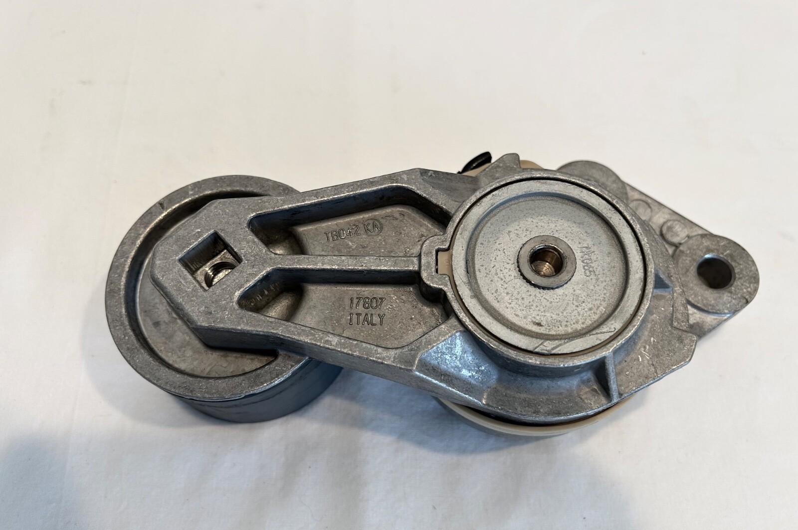 GENUINE VOLVO BELT TENSIONER P21422767 NEW