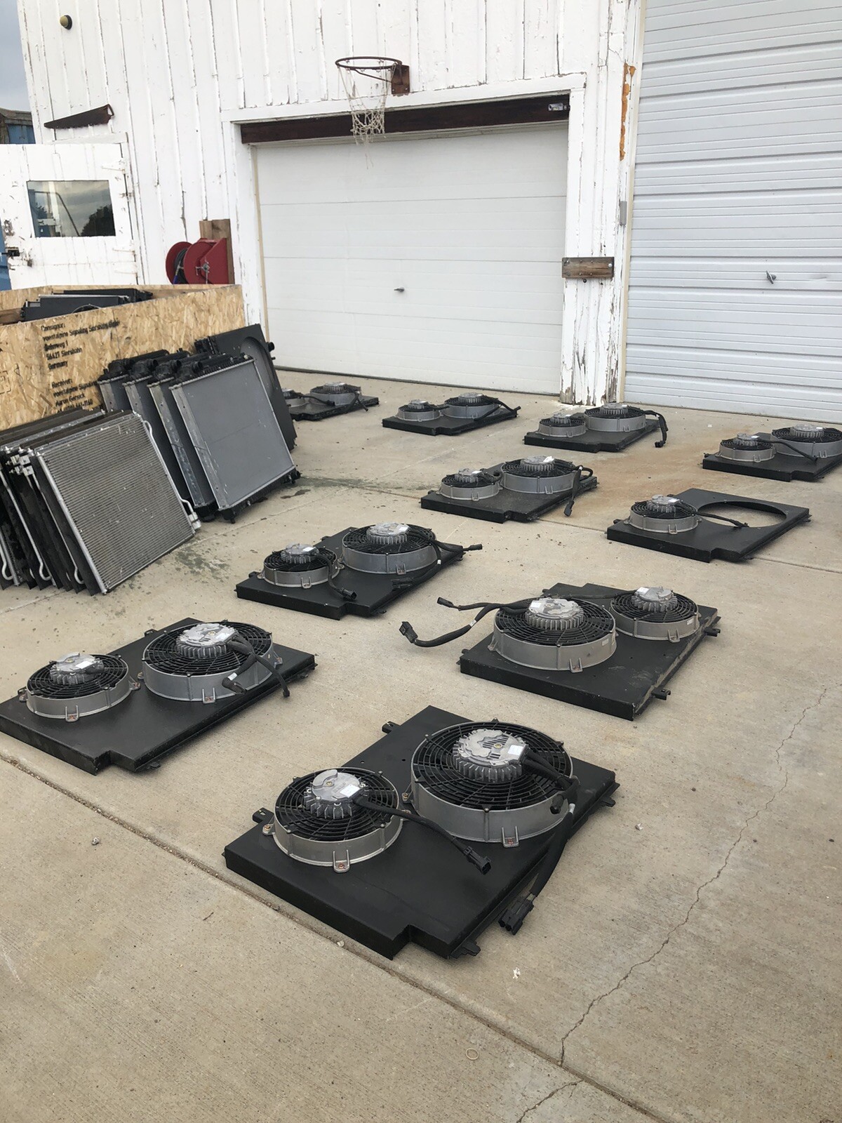 EMP 11 INCH FAN 12V “SMART FLOW” FIL11-12V-PULL-G-L E Pulled from EV prototype *