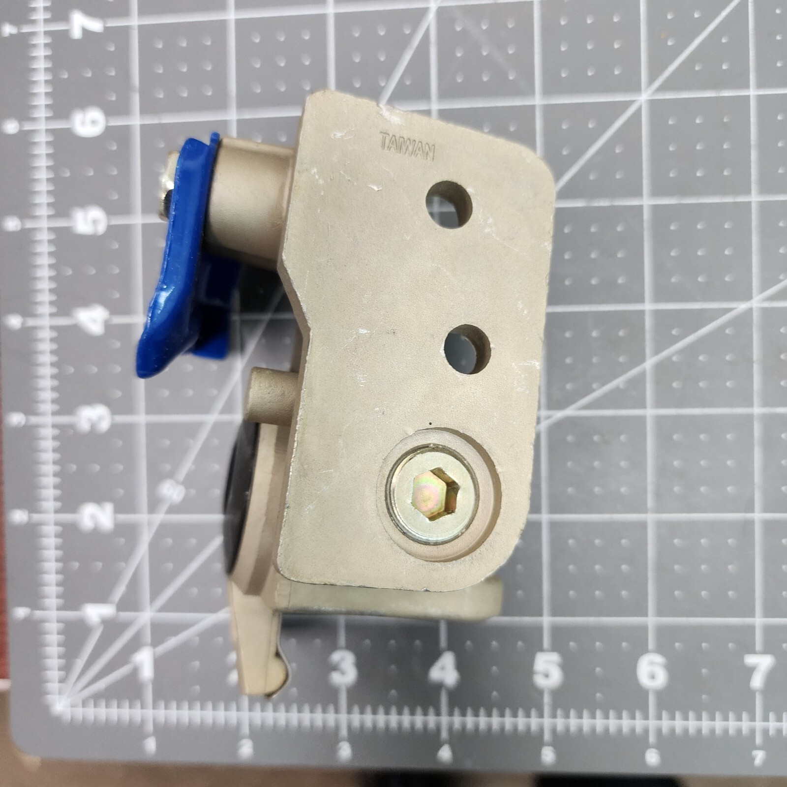 Haldex Midland Sloan Blue Angle Mount Hose Coupler (Gladhands)[B1S3]