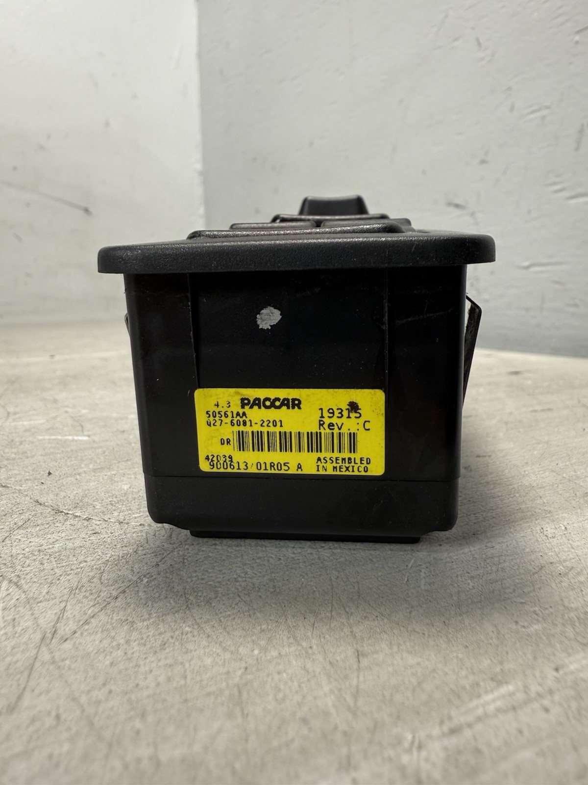 2020 PETERBILT 579 Paccar LH Door Control Switch Module 50561aa *2076*