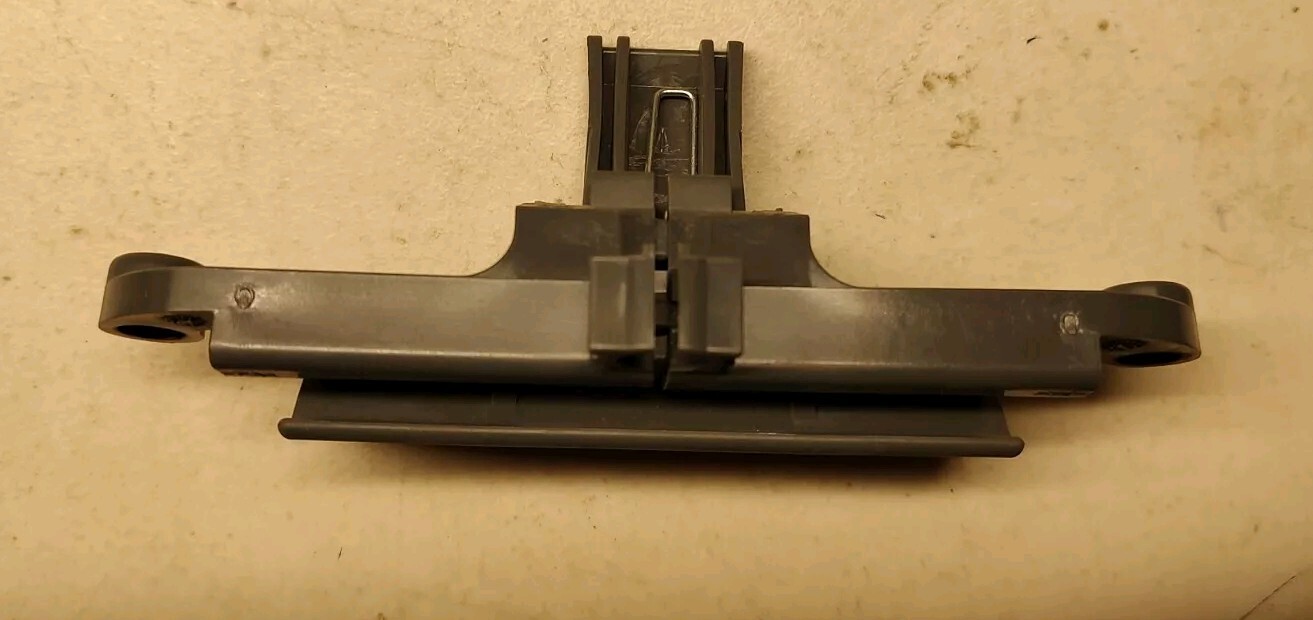 A18-59019-000 Genuine Freightliner Bunk Cabinet HANDLE LATCH – See Pics