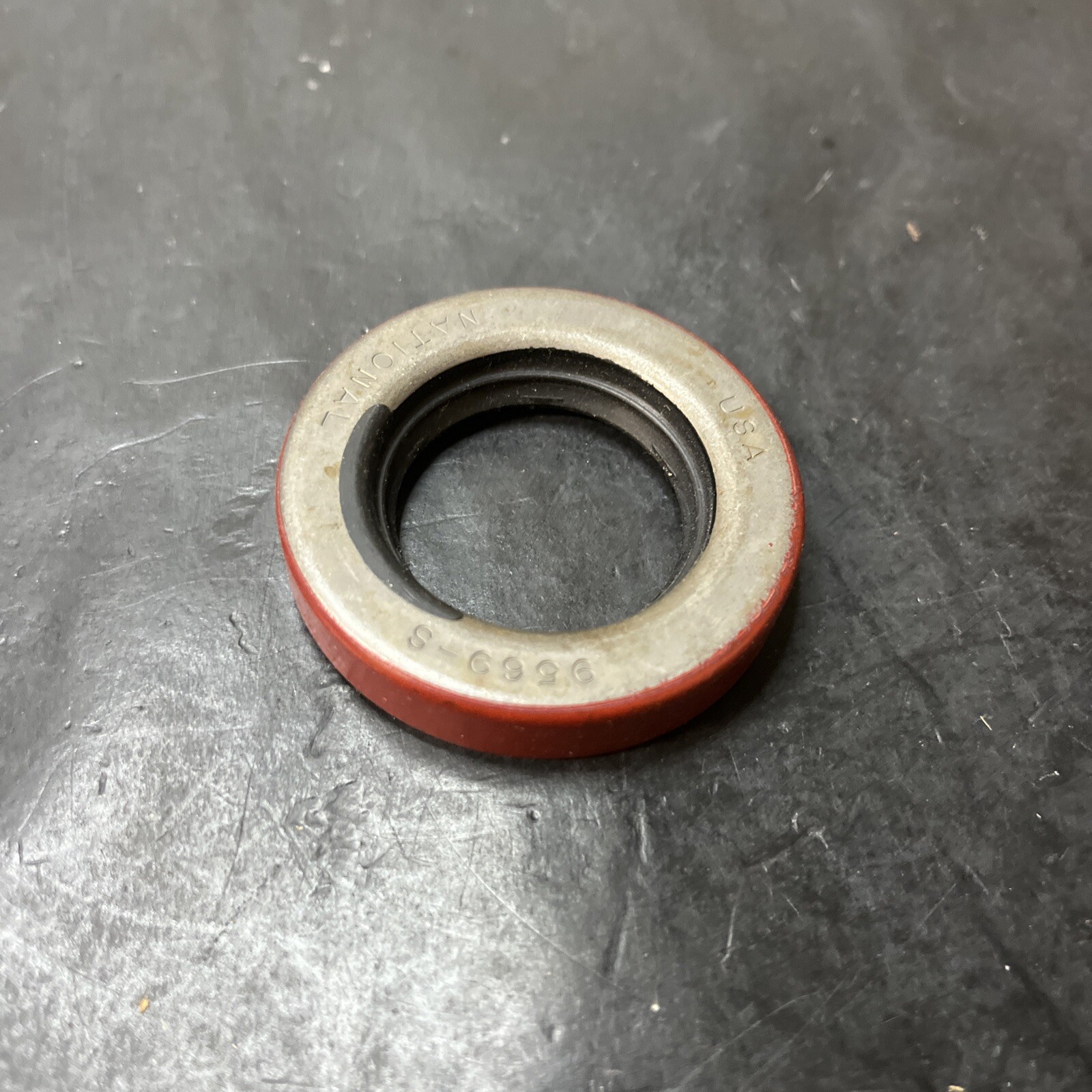 🔥🔥🔥Federal Mogul National Seals 9569S Wheel Seal