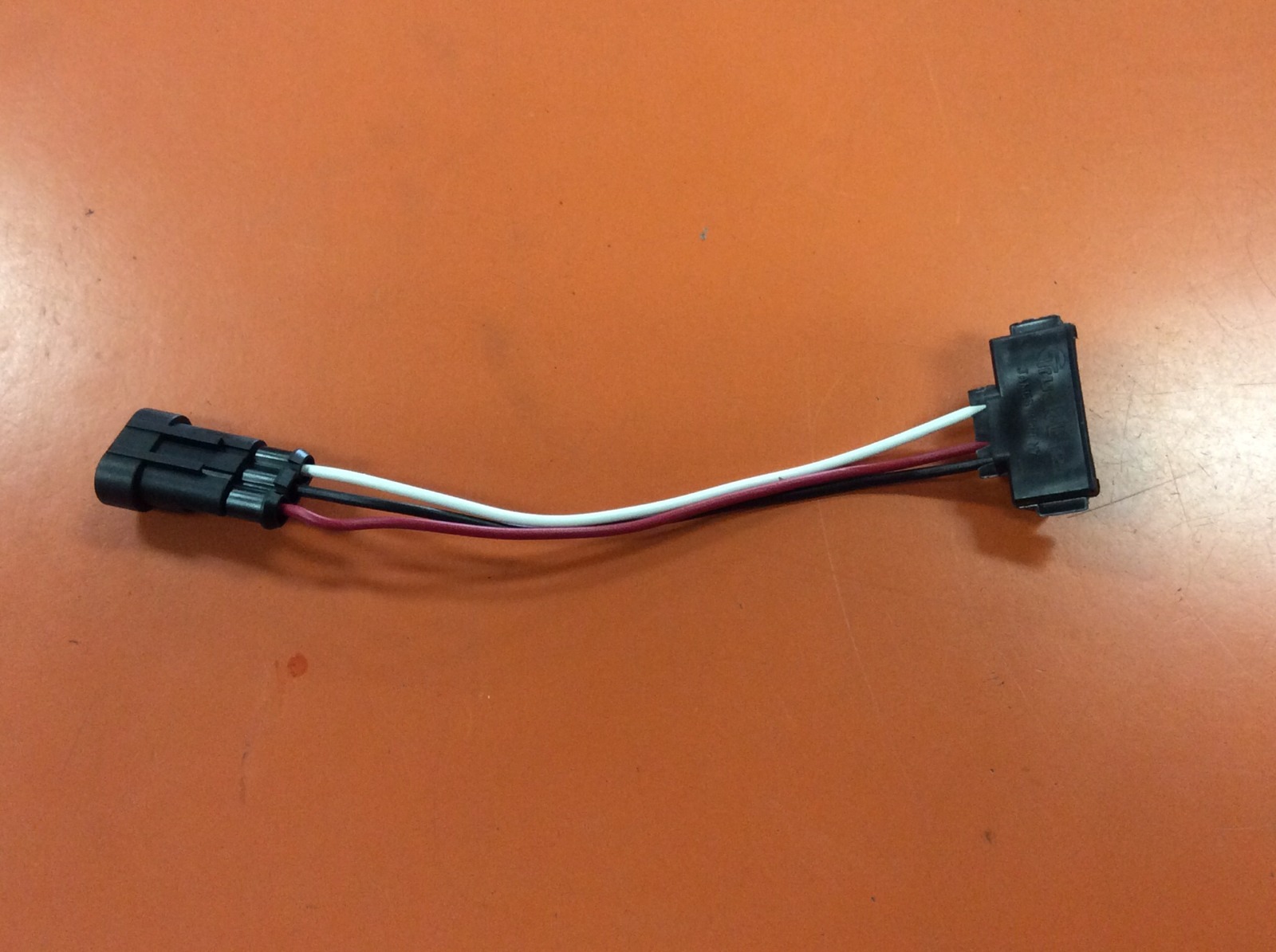 Truck-Lite 94768 LED Adapter Pigtail Connector – Converts to Incandescent Style