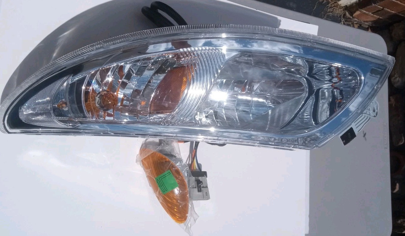 Fleetrite FLTHL3765679 Heavy Duty Truck Part OEM Headlight Replacement New