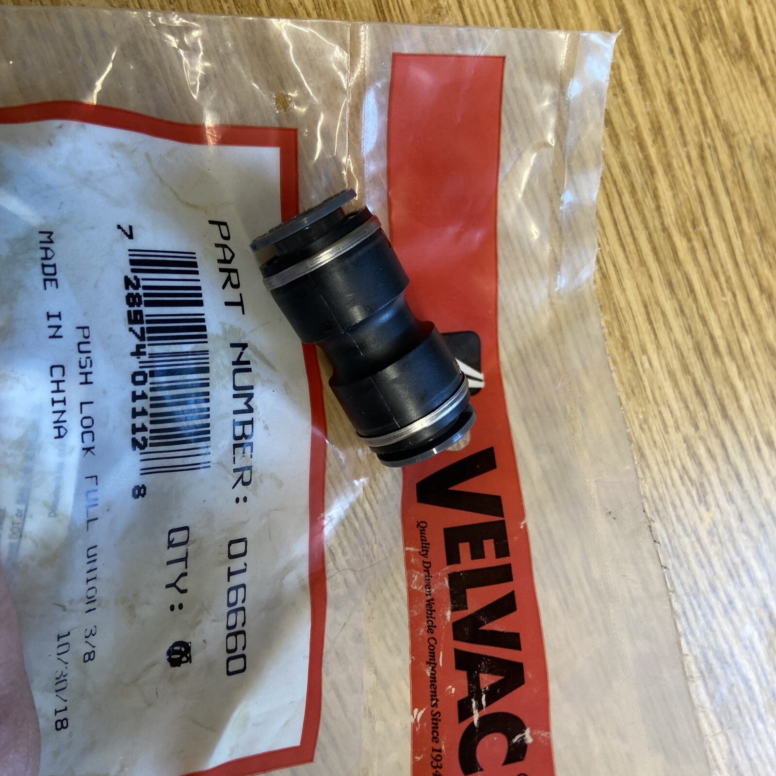 Push-to-Connect (PTC) Fitting Velvac 016660 full union 3/8 push lock