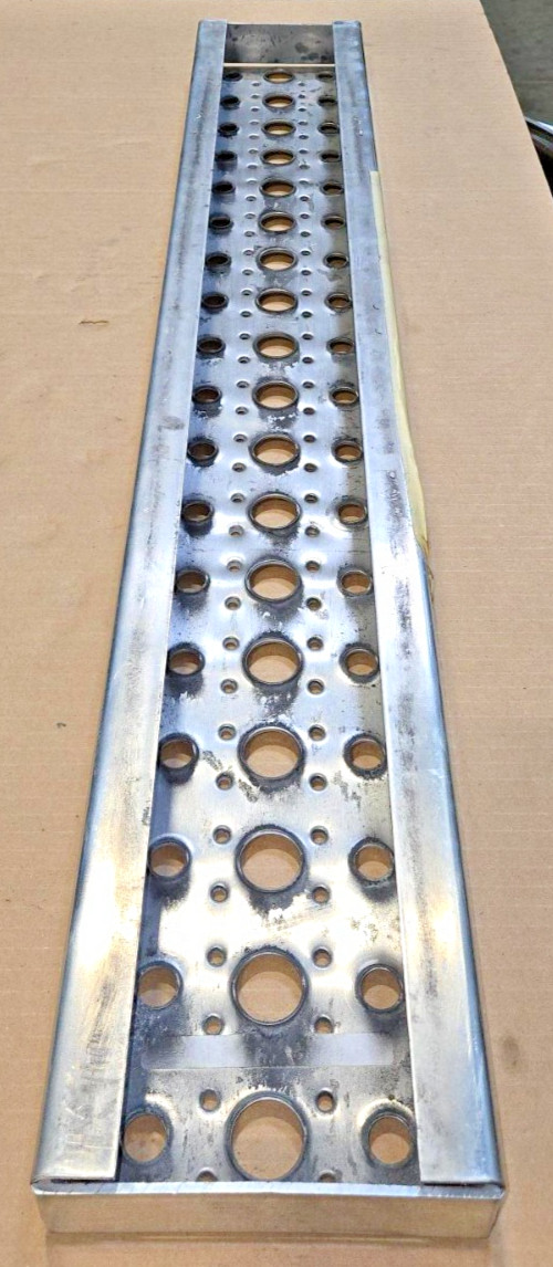 A22-57757-091 OEM Fuel Tank Strap Step for Freightliner 900MM – Set of 2