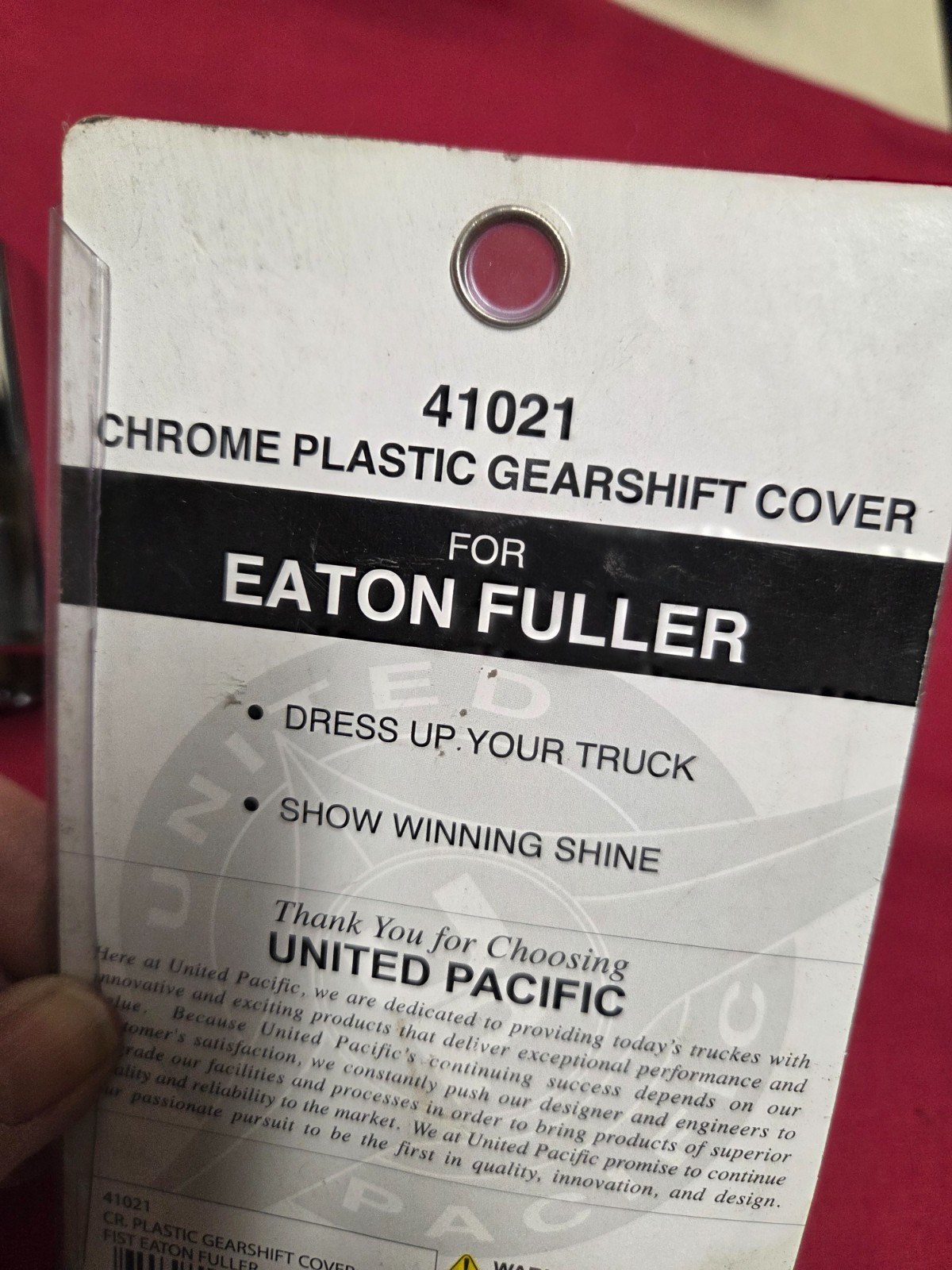 UNITED PACIFIC CHROME PLASTC EATON FULLER GEARSHAFT COVER # 41021