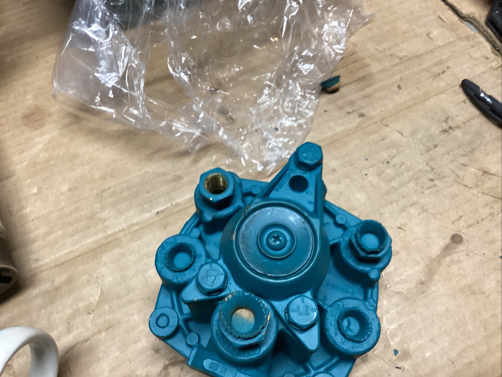 New Like-Nu 281865X, RE-6 Relay Emergency Valve One New Reman