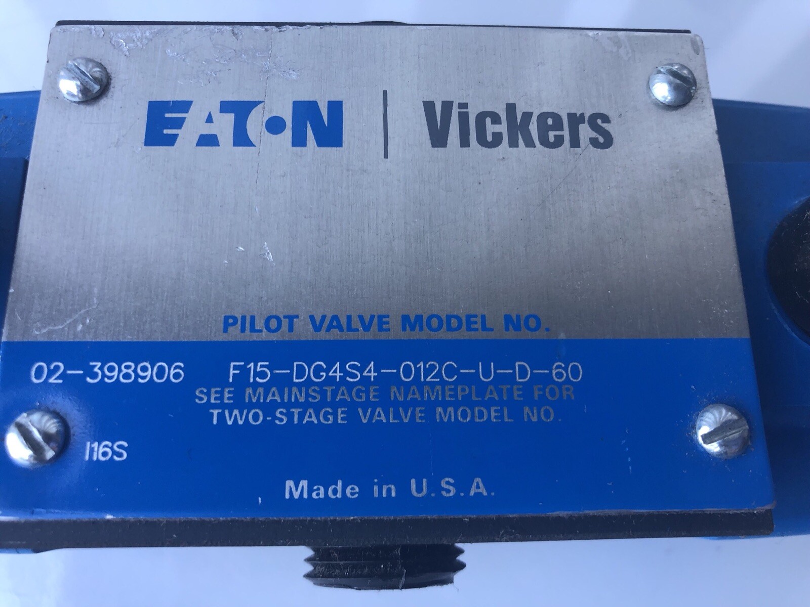 Eaton Vickers F15-DG4S4-012C-U-D-60 Pilot Valve NEW!!! FREE SHIPPING!!!