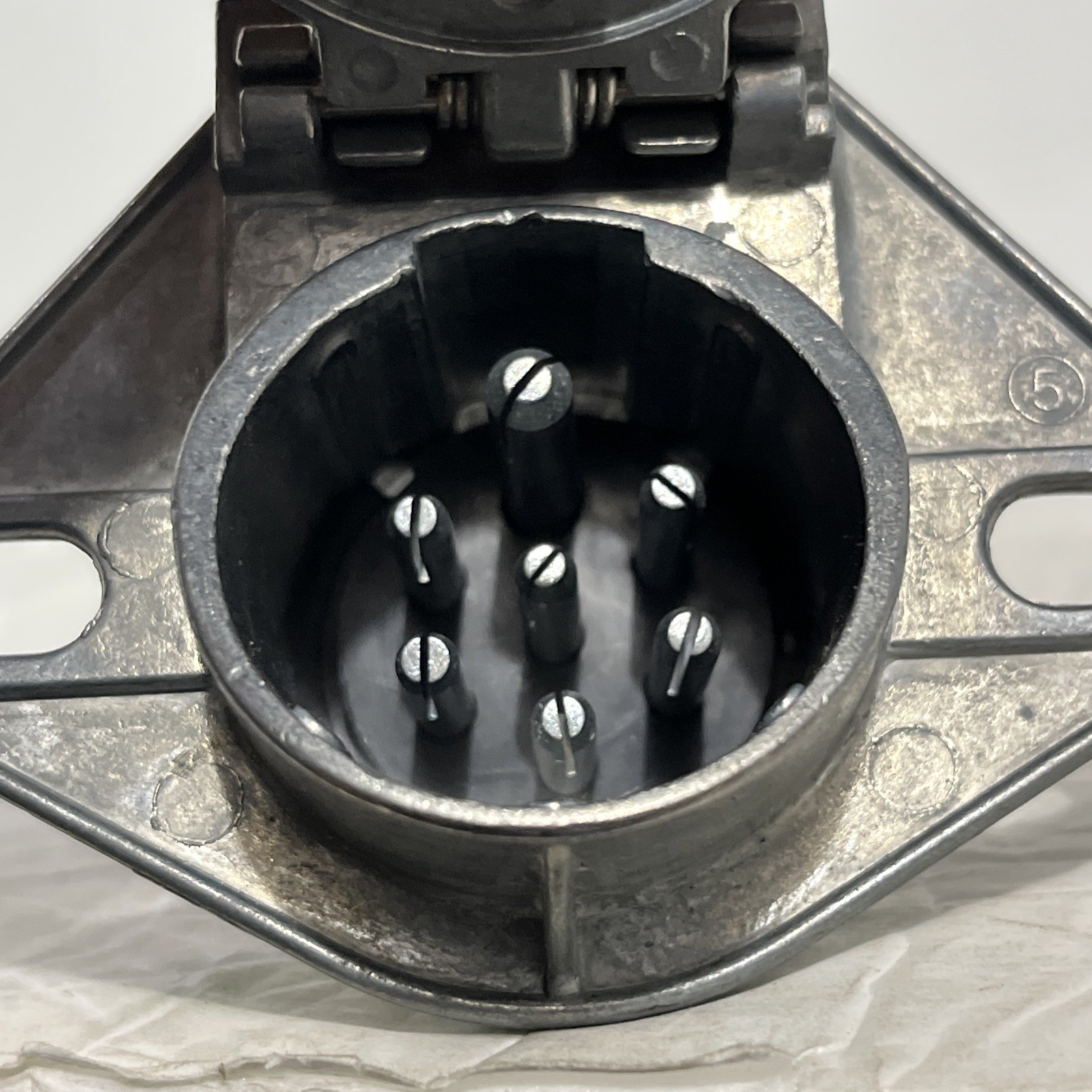 NOS PHILLIPS 7-WAY SOCKET BULK 15-720