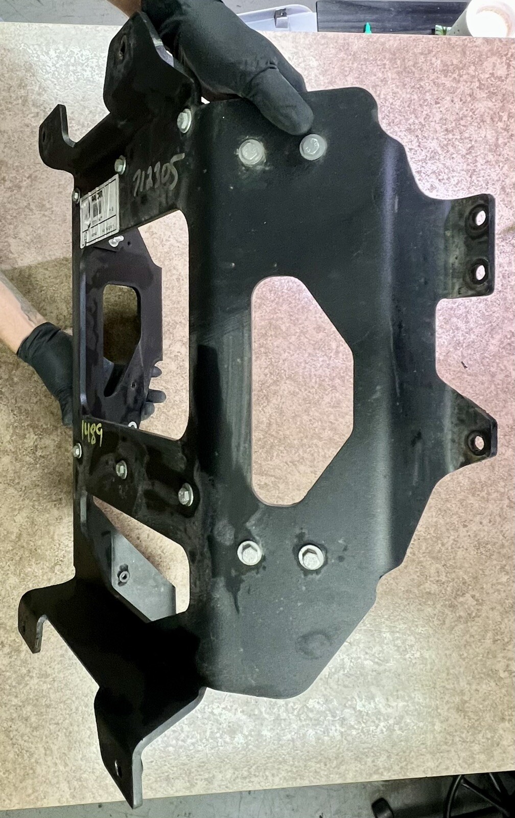Paccar Peterbilt Air Cleaner Mount Bracket D11-1647 / 10225AD # 17008