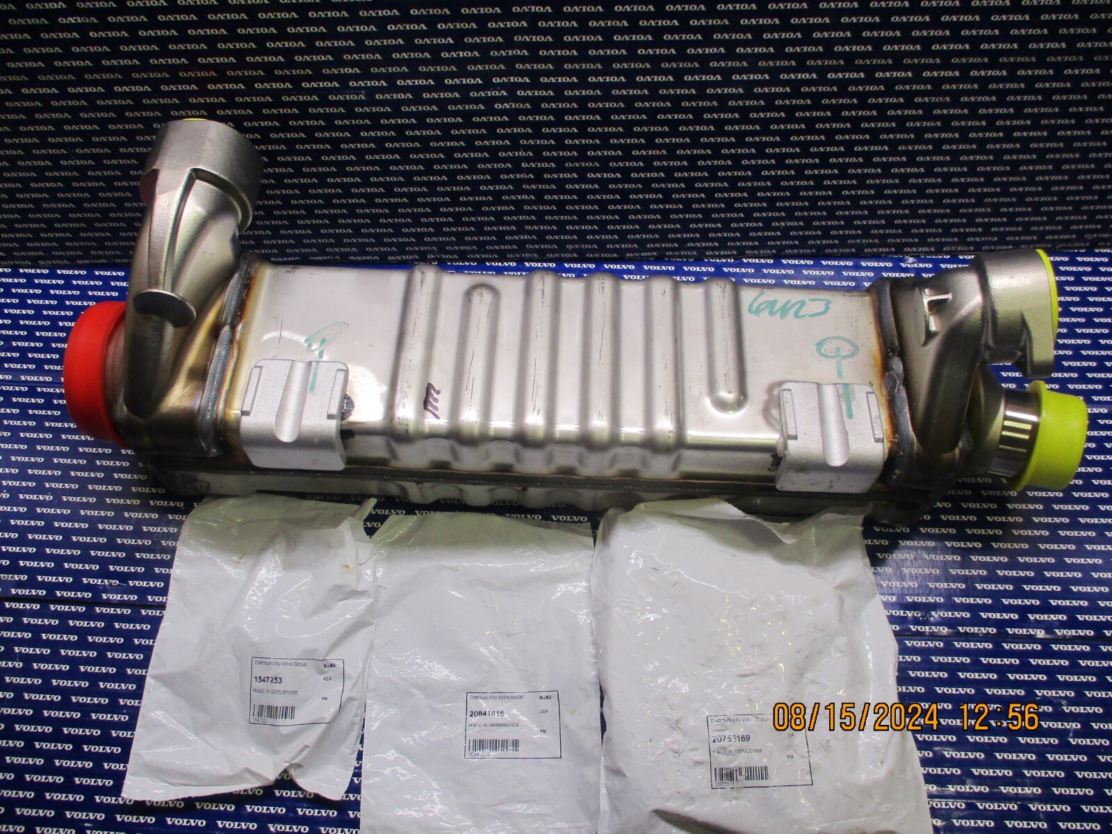 Genuine OEM Volvo D11 Mack MP7 cooler 85136427 kit with all for replacement