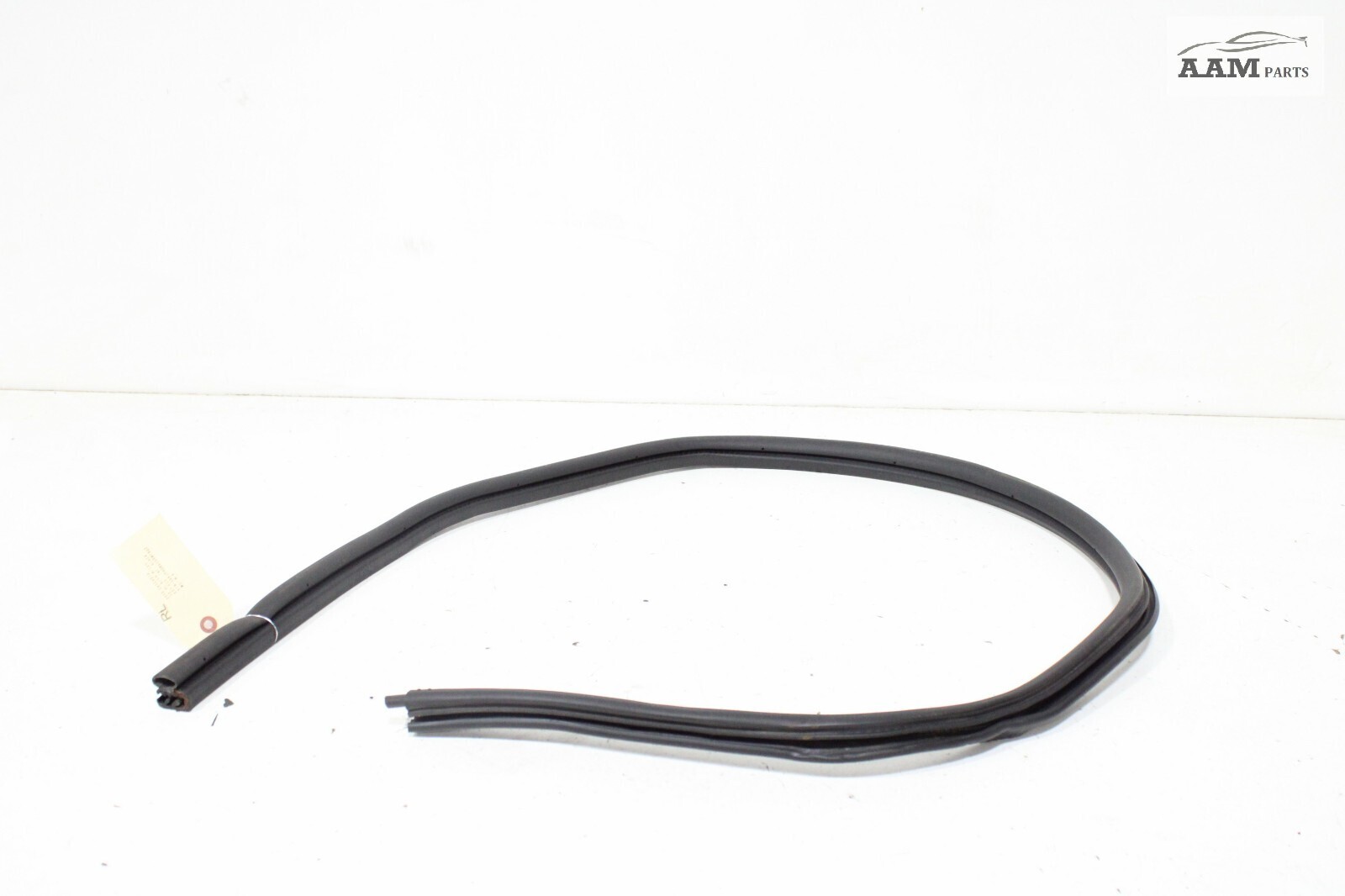 2018-2024 FREIGHTLINER CASCADIA REAR LEFT SIDE WEATHERSTRIP SEAL RUBBER OEM