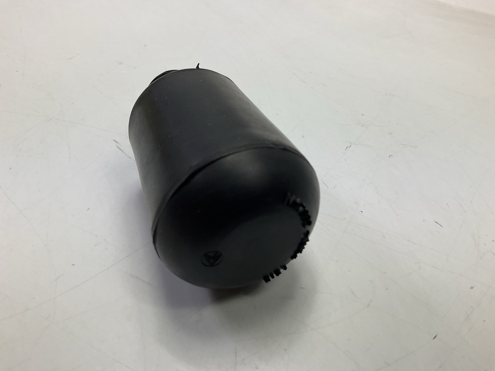 Automann M17332 Hood / Axle Stop Bumper, Replaces #1615215000, 325-355