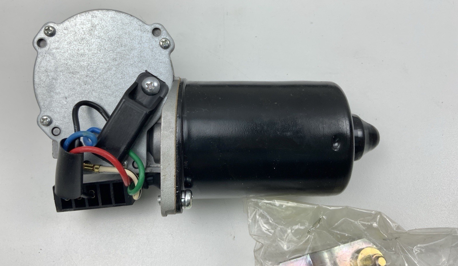 AM Equipment – Wiper Motor Kit# 101-1015 (P/N : ABP N82 230 J652) NEW Old Stock