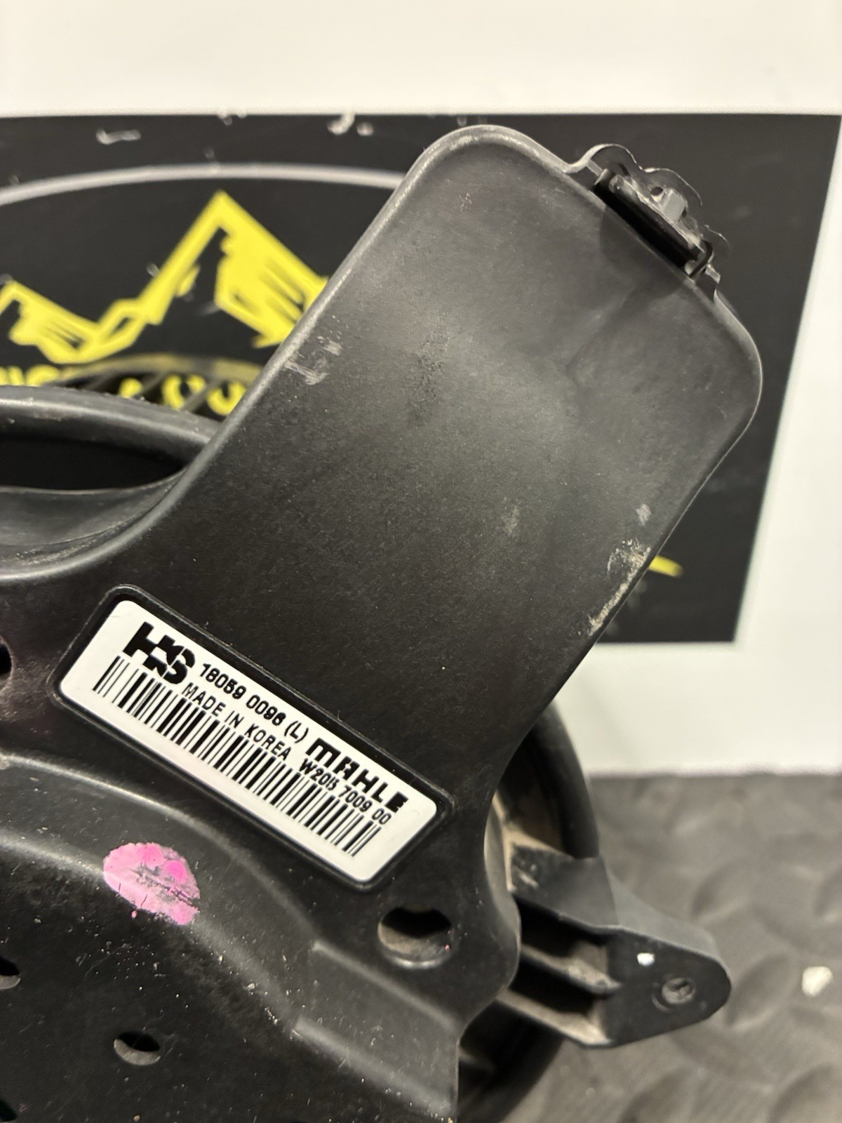 MAHLE (From Peterbilt 567) HVAC Blower Motor P/N: W205 7009 00 (TAG# 16944)