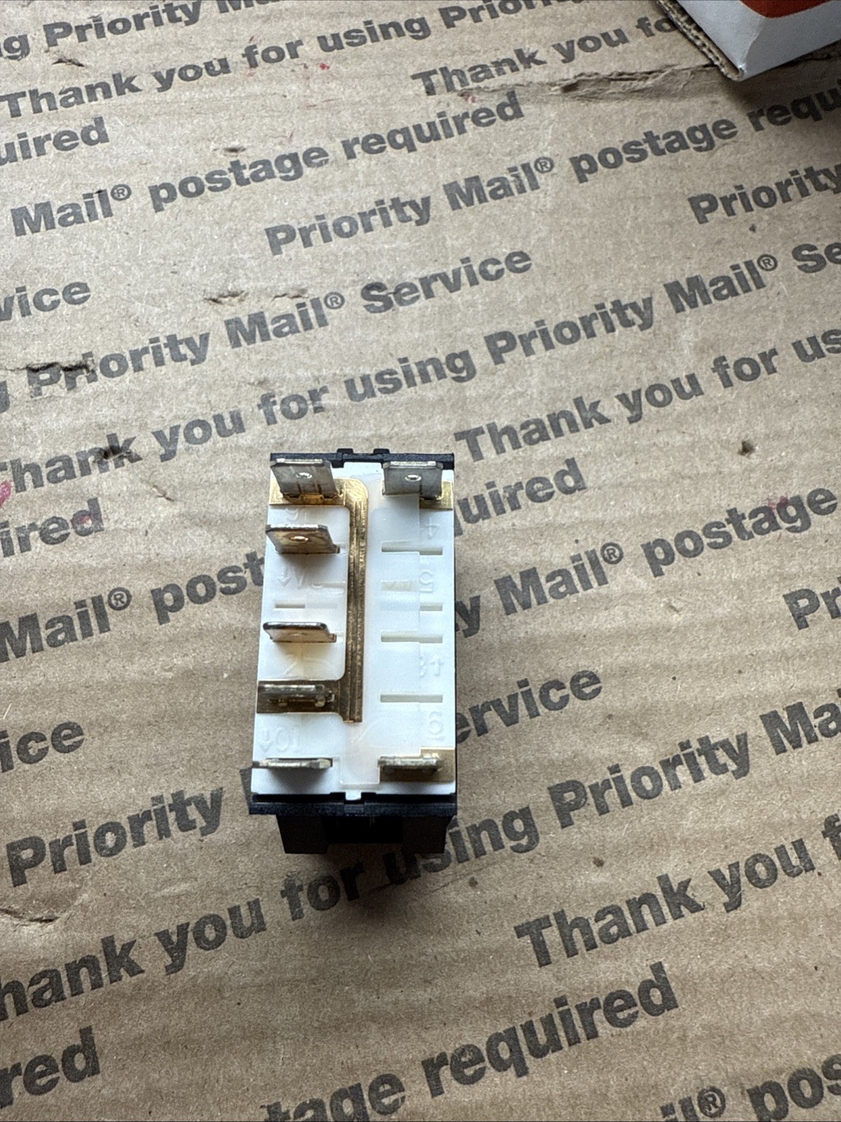 New Freightliner Spot Lamp Rocker Switch – P/N A06-30769-111