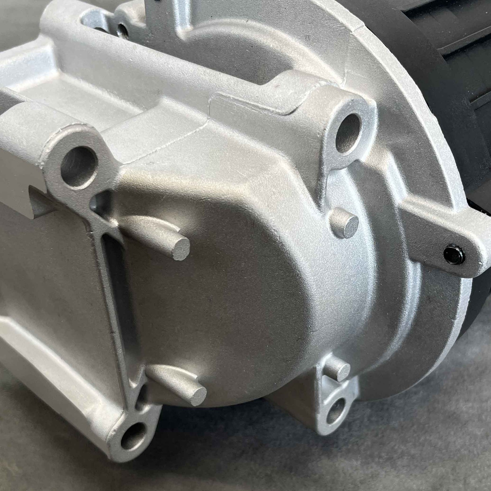 New Oil Crankcase Ventilation Separator for 21122539 21475228 Volvo D13 MP8