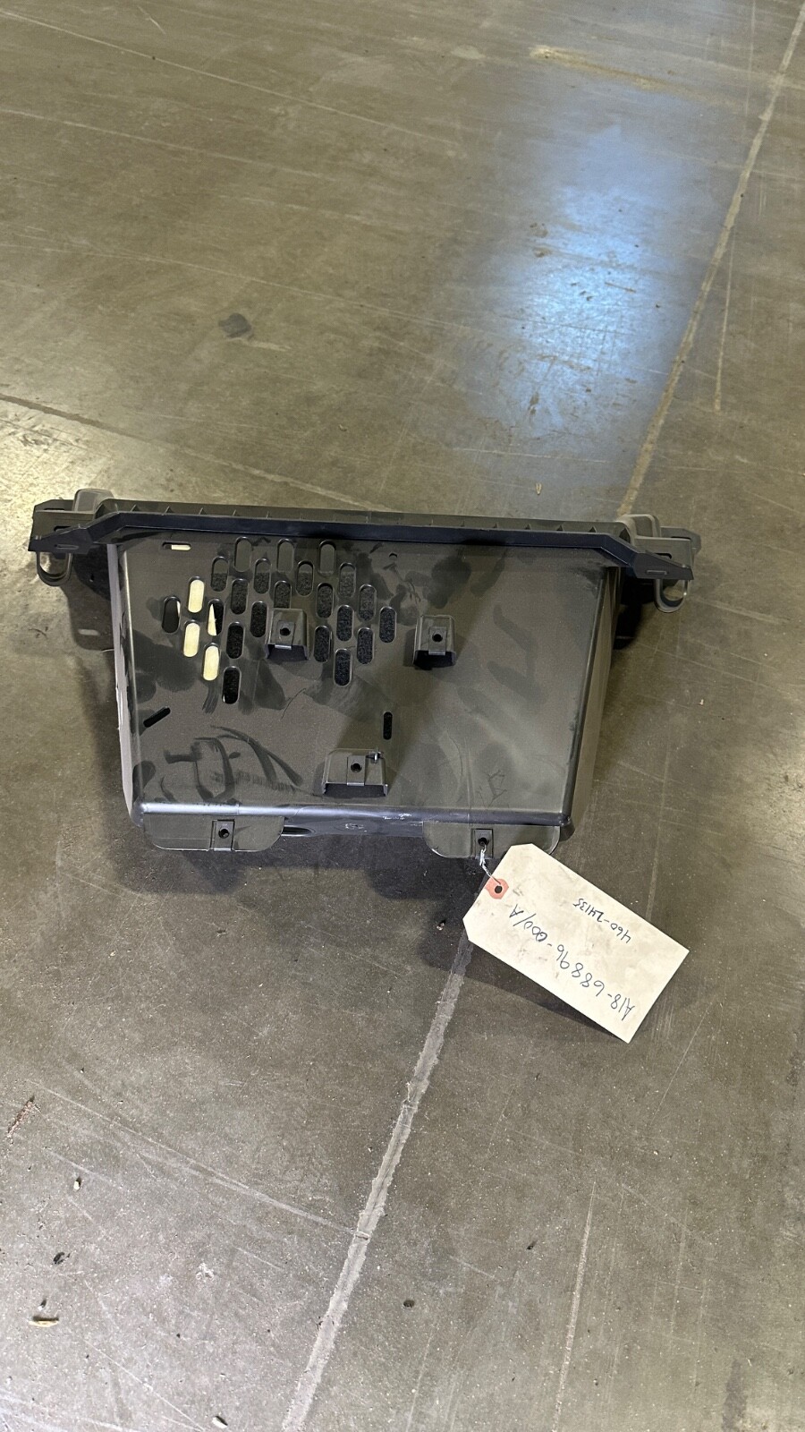 NEW 2021 FREIGHTLINER CASCADIA OVERHEAD STORAGE SHELF BIN CB RADIO A18-68896-004