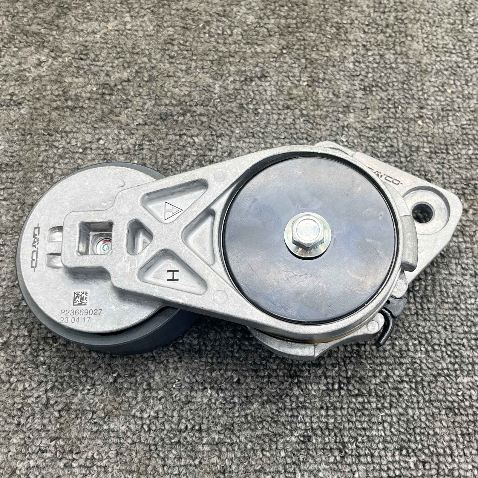 A/C Belt Tensioner 23669027 21454379 Fits For Volvo D13 Engine Strong Truck USA