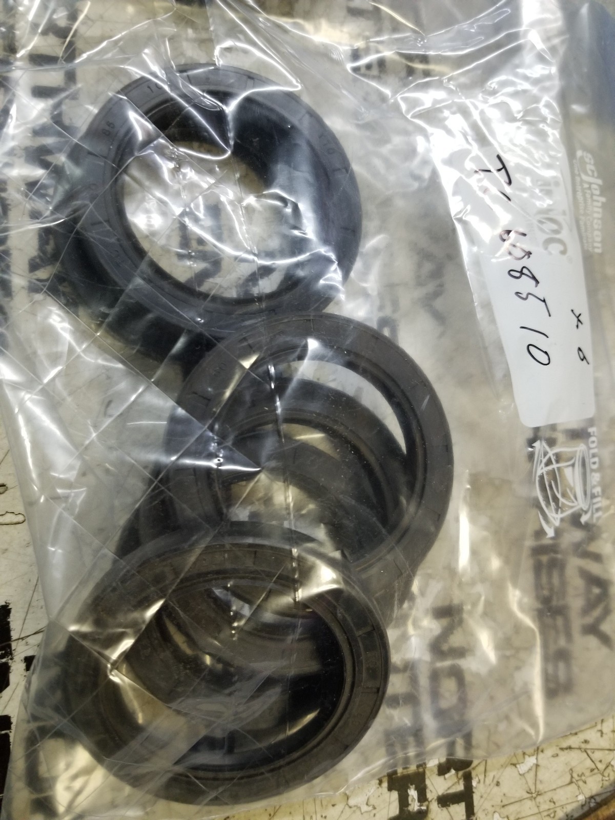 LOT OF 6PC -tc608510 METRIC OIL / DUST SEAL 608510TC Shaft Seal,TC,60mm ID,Nitri