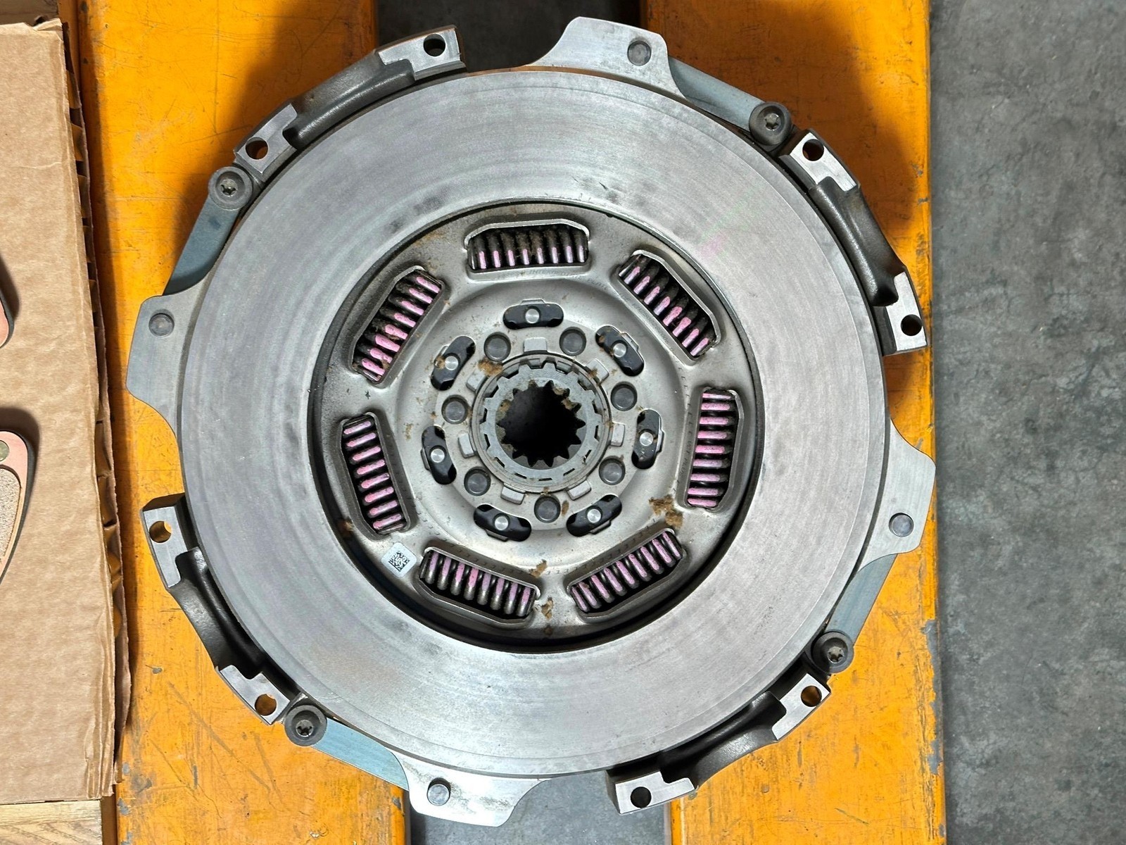 Genuine OEM Eaton 122002-35MO ECA Truck Clutch 15-1/2″ Ultrashift