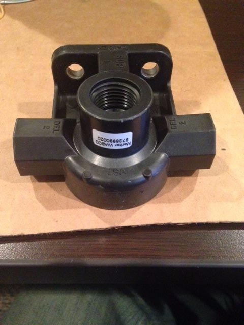 Meritor Relay Valve RKN 32011 (9738990020) NOS