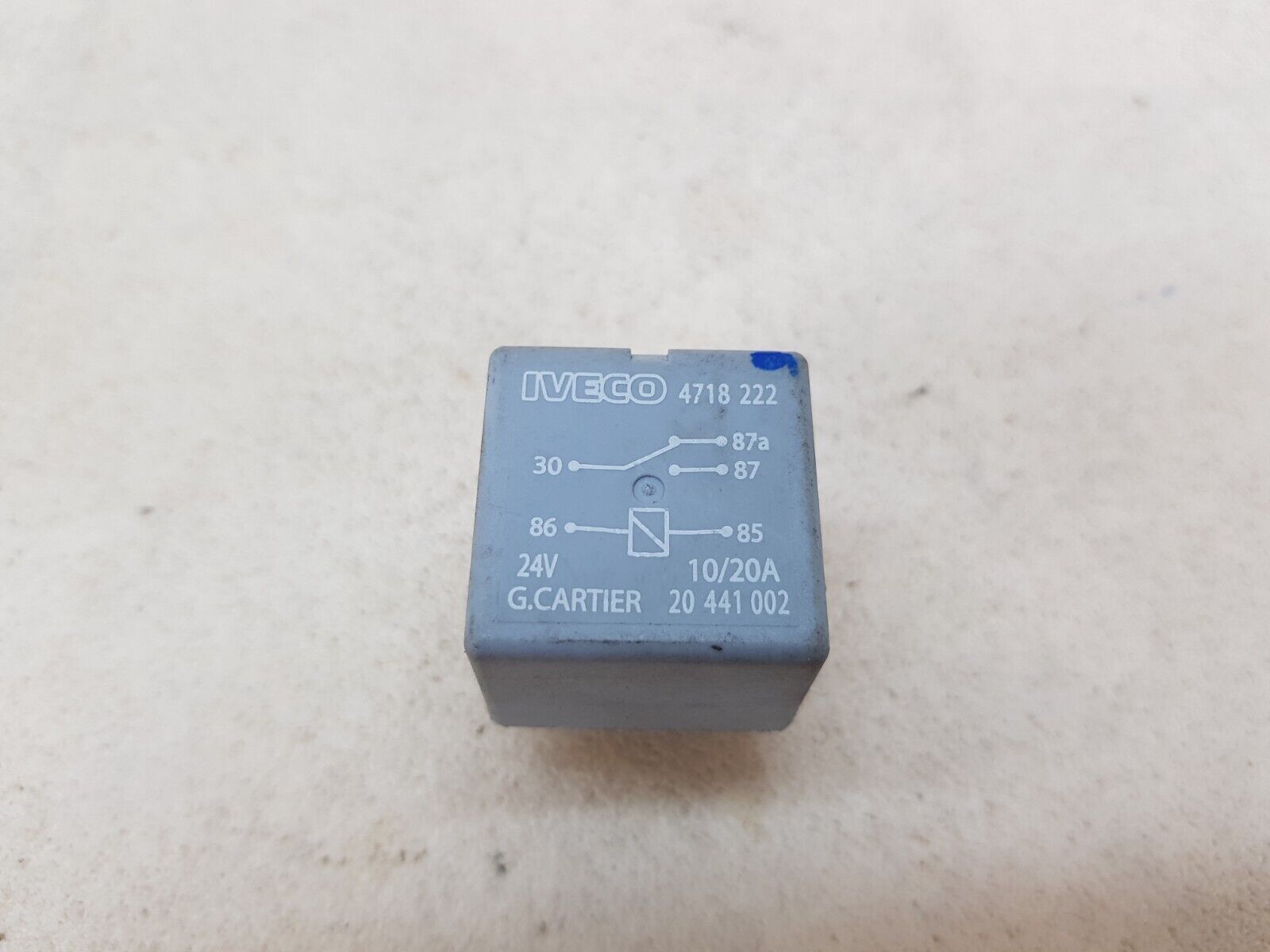 IVECO EUROCARGO 180E25 02-15 GREY 5 PIN SQUARE RELAY 24V 10/20A 4718222 20441002