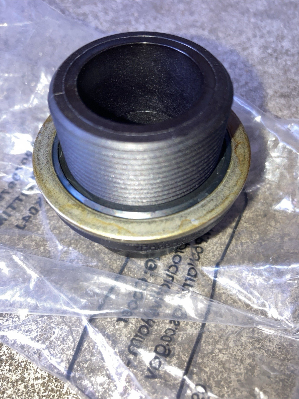 OEM Detroit A0079979271 Breather Fitting, Crankcase Ventilation Oil Separator
